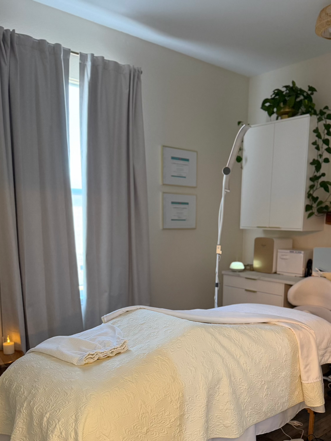 Facial Room