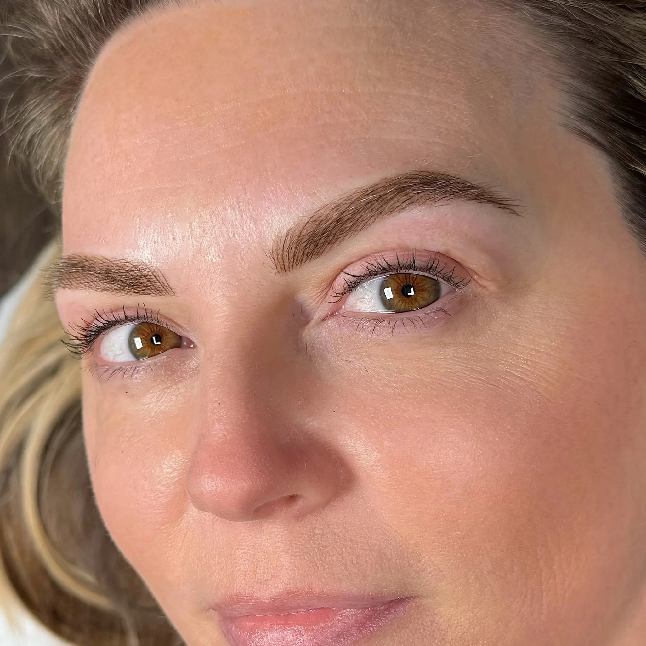 Light, Medium Brown Eyebrows