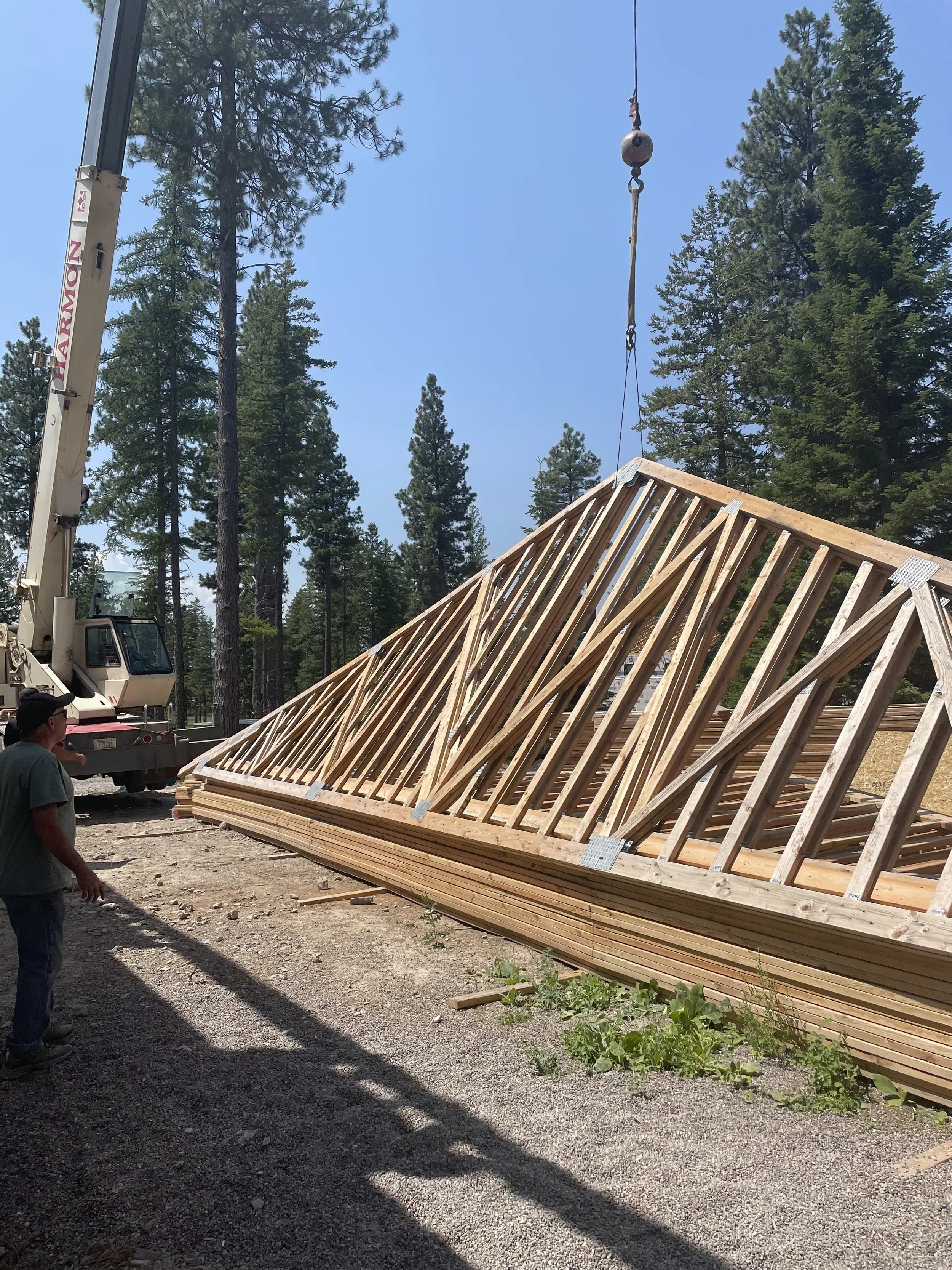 gettin da roof up new builds.jpeg