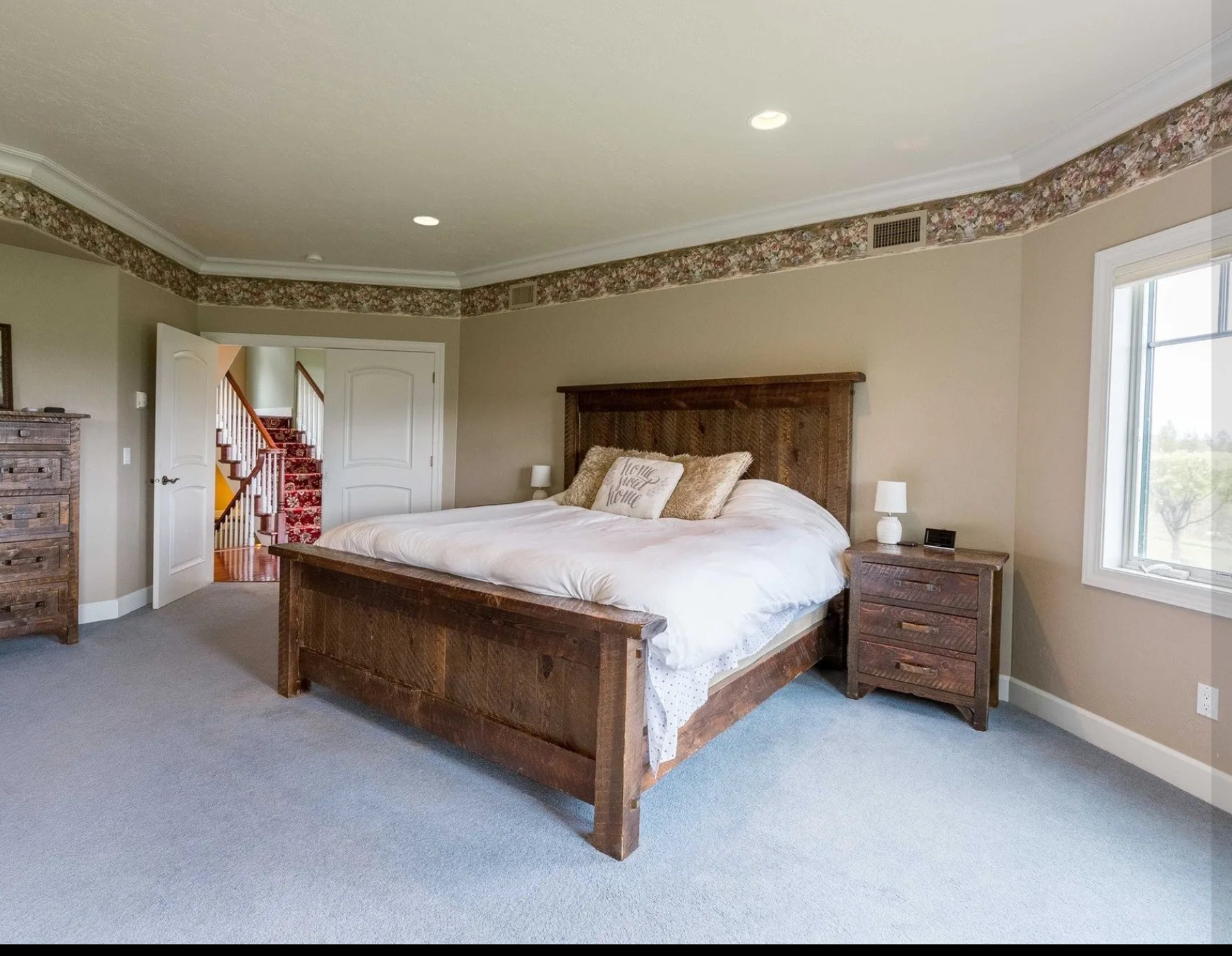 king suite before.png