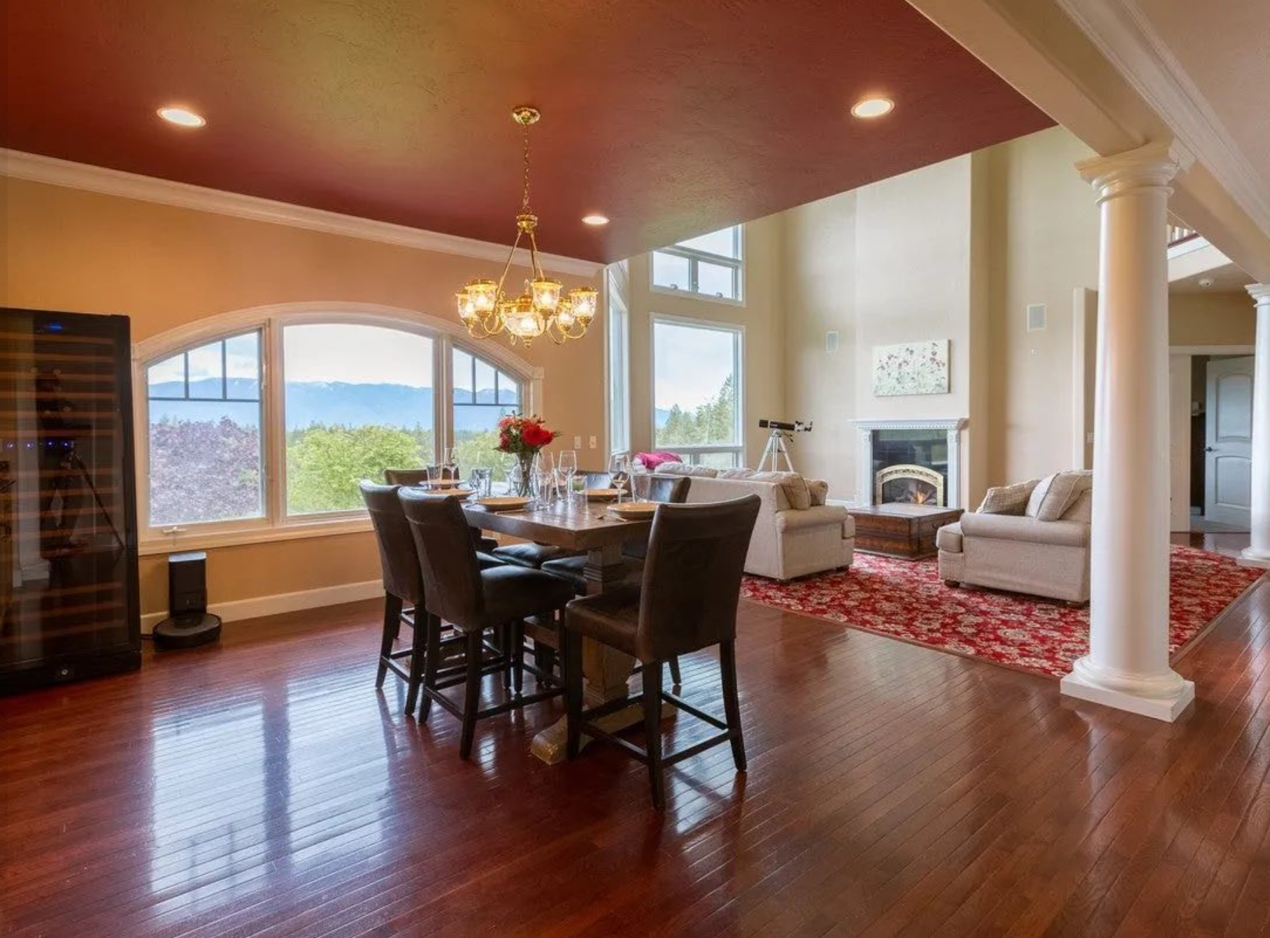 dining room before.png