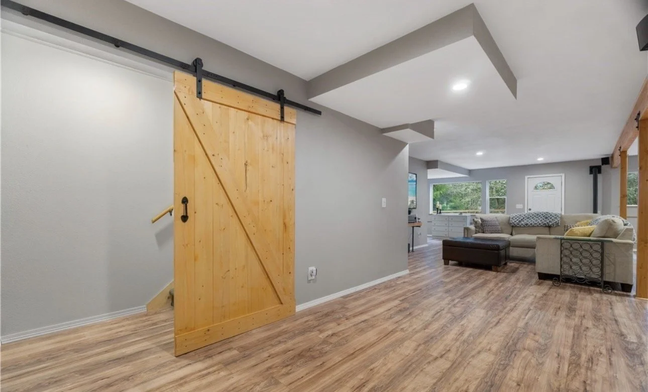 downstairs entrance.jpg