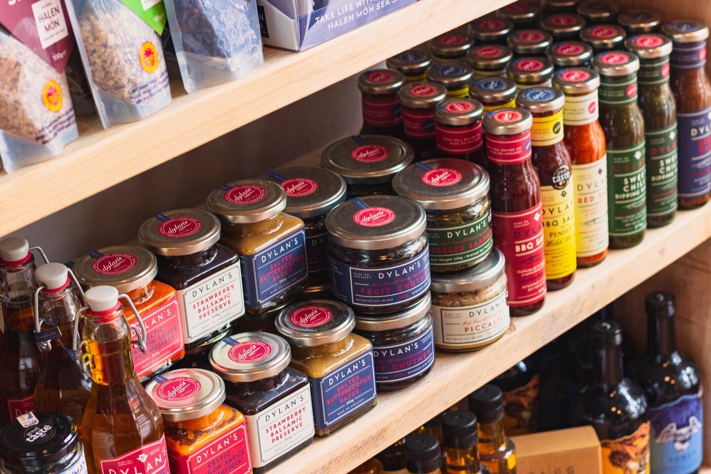 With December almost here and lots of us now thinking about festive gifts for our loved ones, it's a great time to check out our retail shelves in both Big and Little Prov 🎁

Buying for a foodie? We have plenty of tasty, locally produced treats. Gif