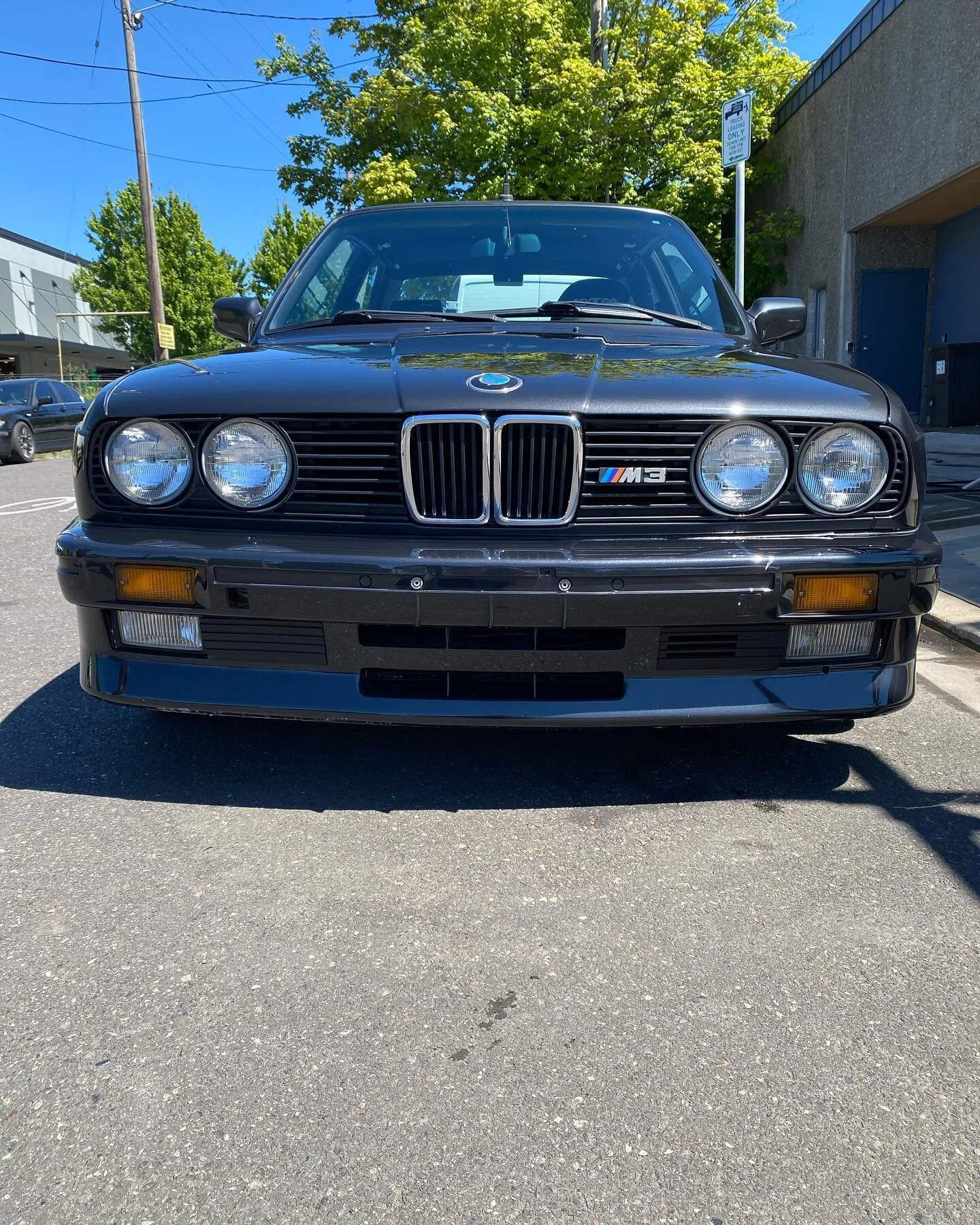 E30 M3 in for a deep correction, interior and @gtechniq_na sealant.