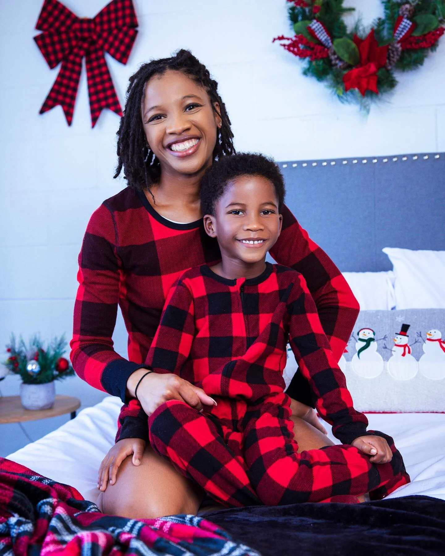 It&rsquo;s that time of year! Let&rsquo;s book your Christmas sessions! 

It&rsquo;s not too early to start listening to Christmas music is it? 🤷🏽&zwj;♂️😏🎄

Book Now at JamesonShoots.com

#christmasphotoshoot #jamesonshoots #explorepage #trending