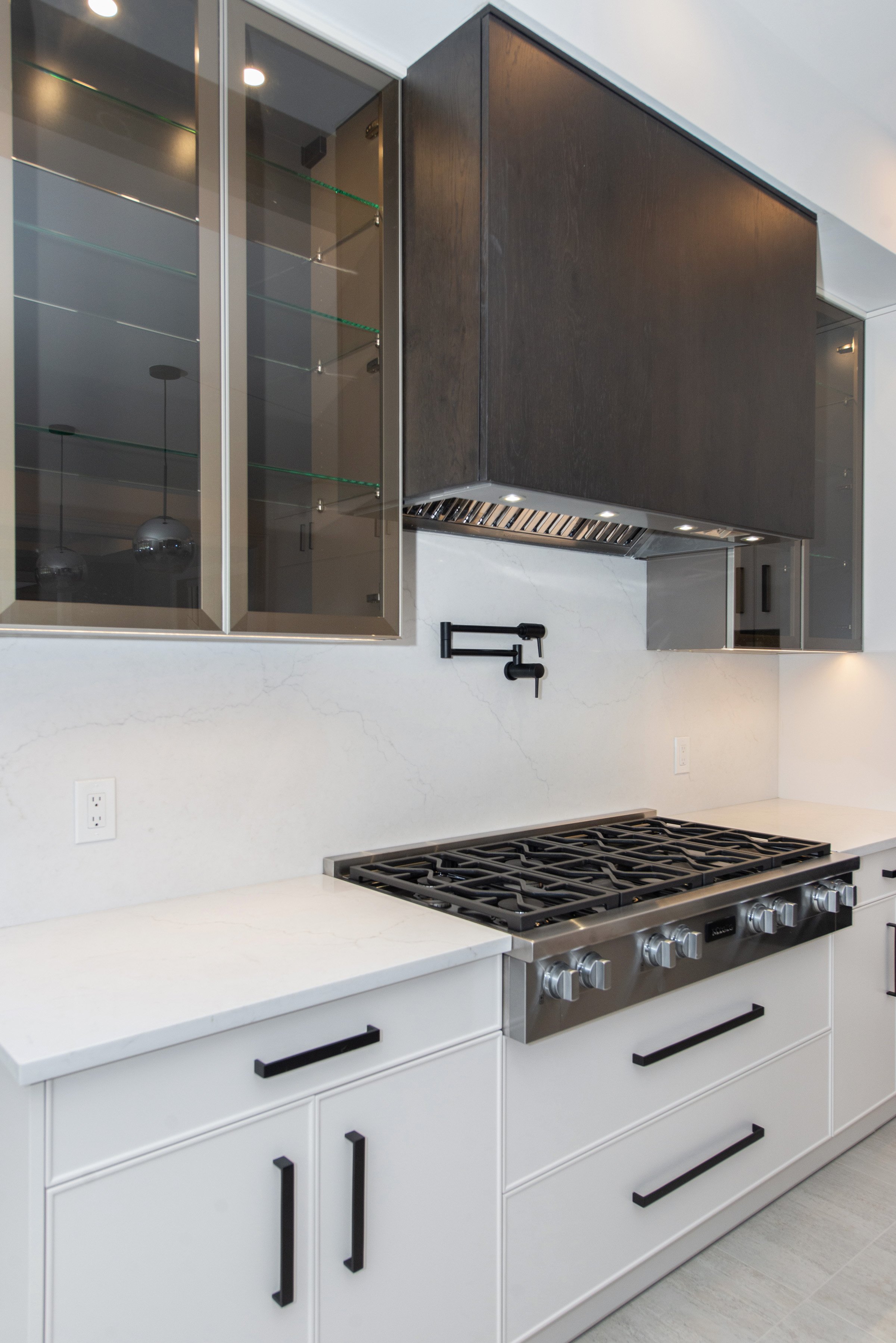 Miele 8 Burner Cook top with Pot filler