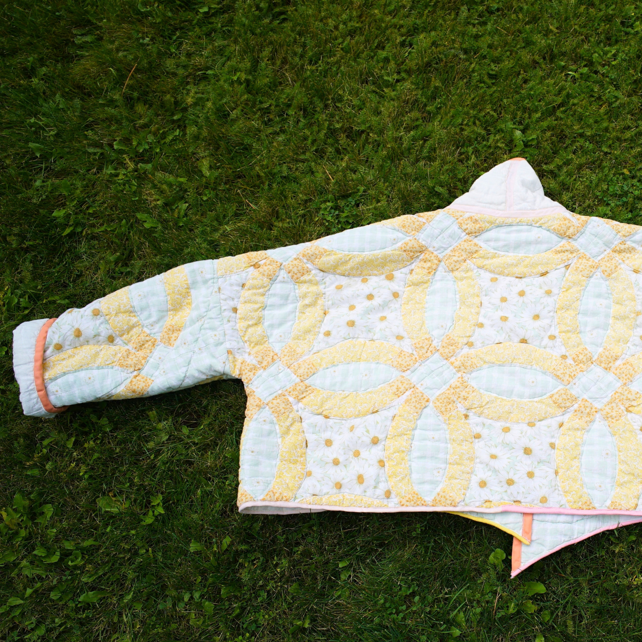 Quilt Coat | Peach Double Wedding Ring
