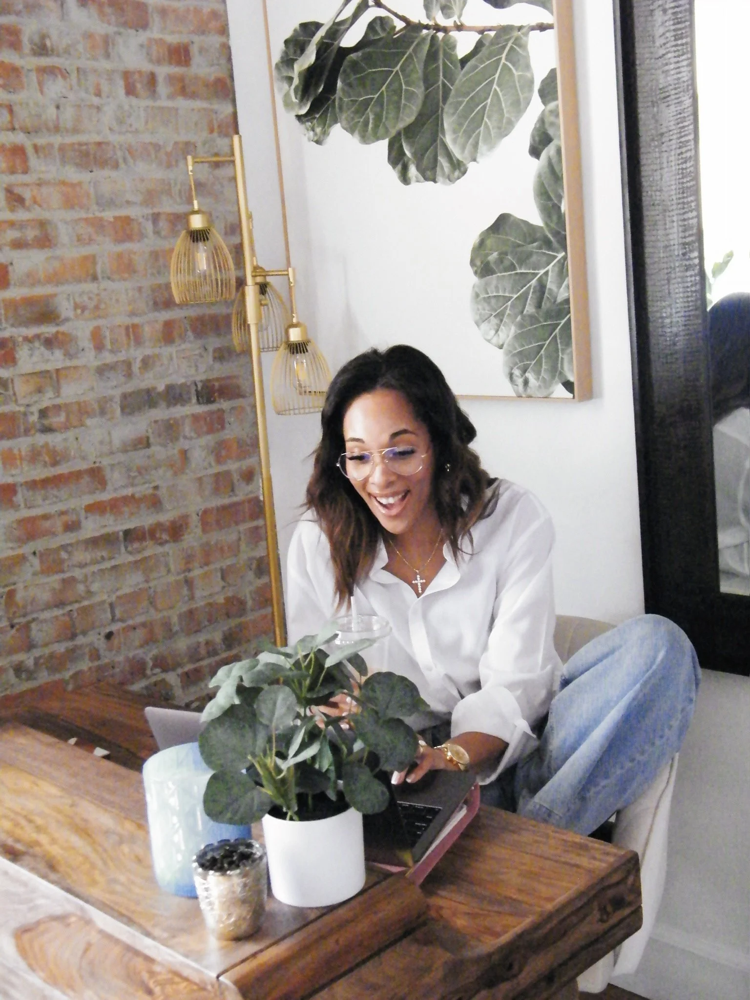 Free consultation with a female Individual and Couples Therapist in Kansas City: anxiety symptoms; depression symptoms; Trauma, Depression, Anxiety, Self-Esteem, Relationship Problems, Stress, Sex Therapist KCMO; Black therapist; EMDR