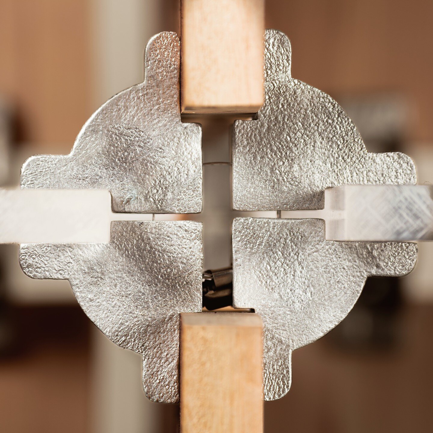 Introducing the BCDO Universal Connector

This solution can use any material &ndash; found, bought, borrowed, broken &ndash; to create any furniture without needing tools or damaging the material. The Universal Connector uses off-the-shelf hose-clamp