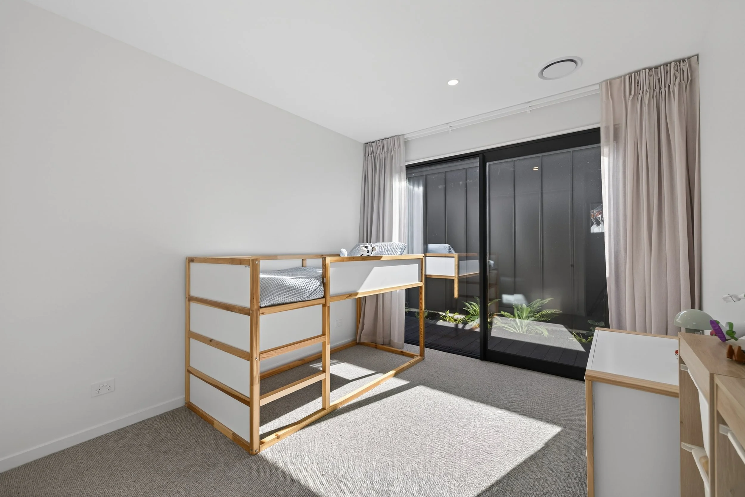 5 Benashet Drive Day-005.jpg