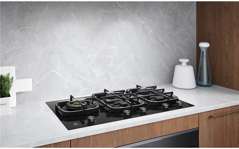 Pros/Cons of different finishes in gas cooktops