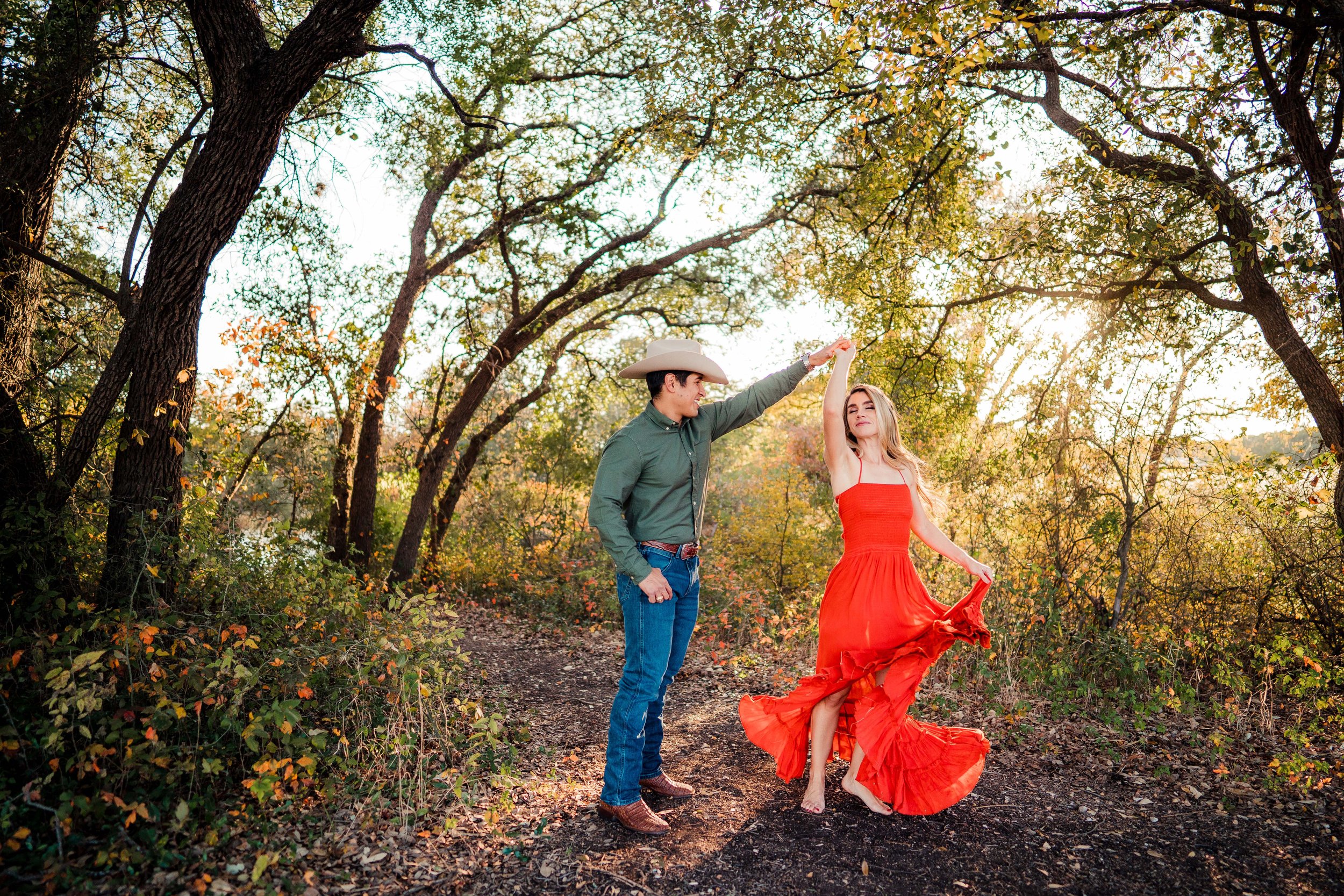 houston-austin-texas-wedding-photographer-photographers-creative-couples-engagement-session-3.jpg