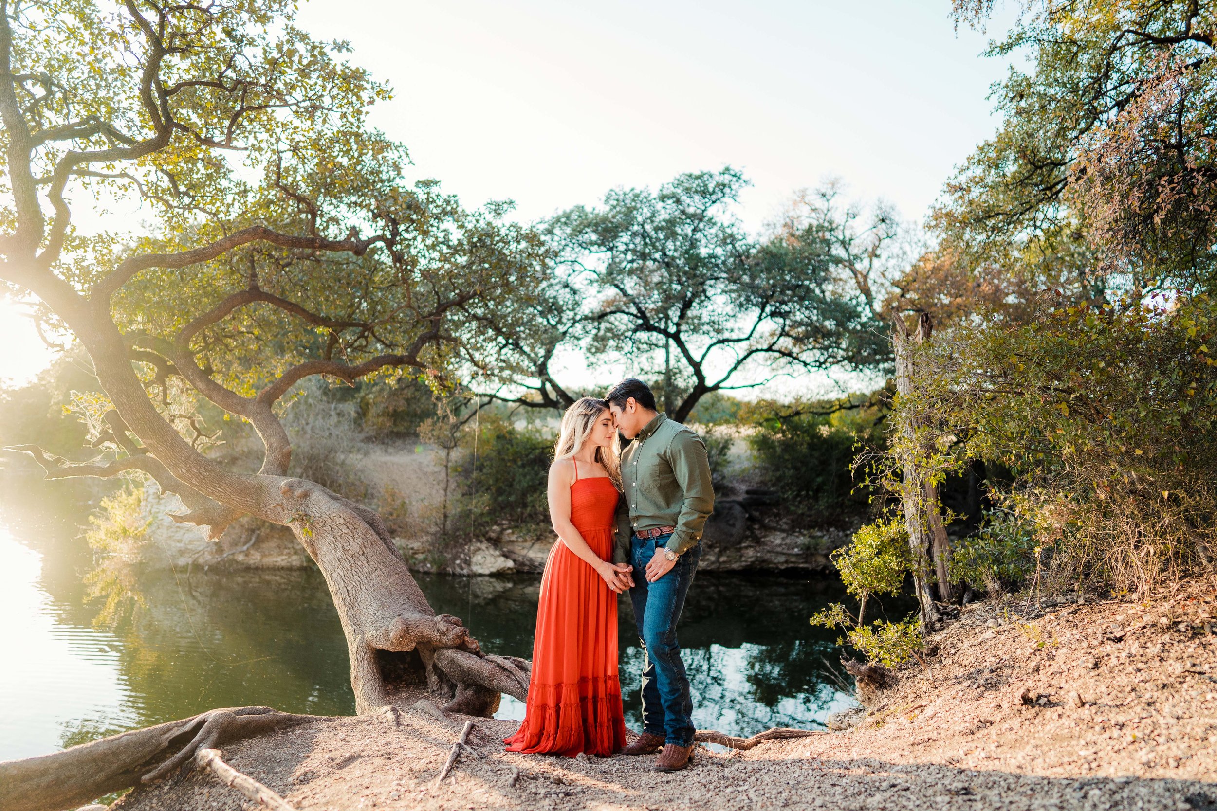 houston-austin-texas-wedding-photographer-photographers-creative-couples-engagement-session-5.jpg