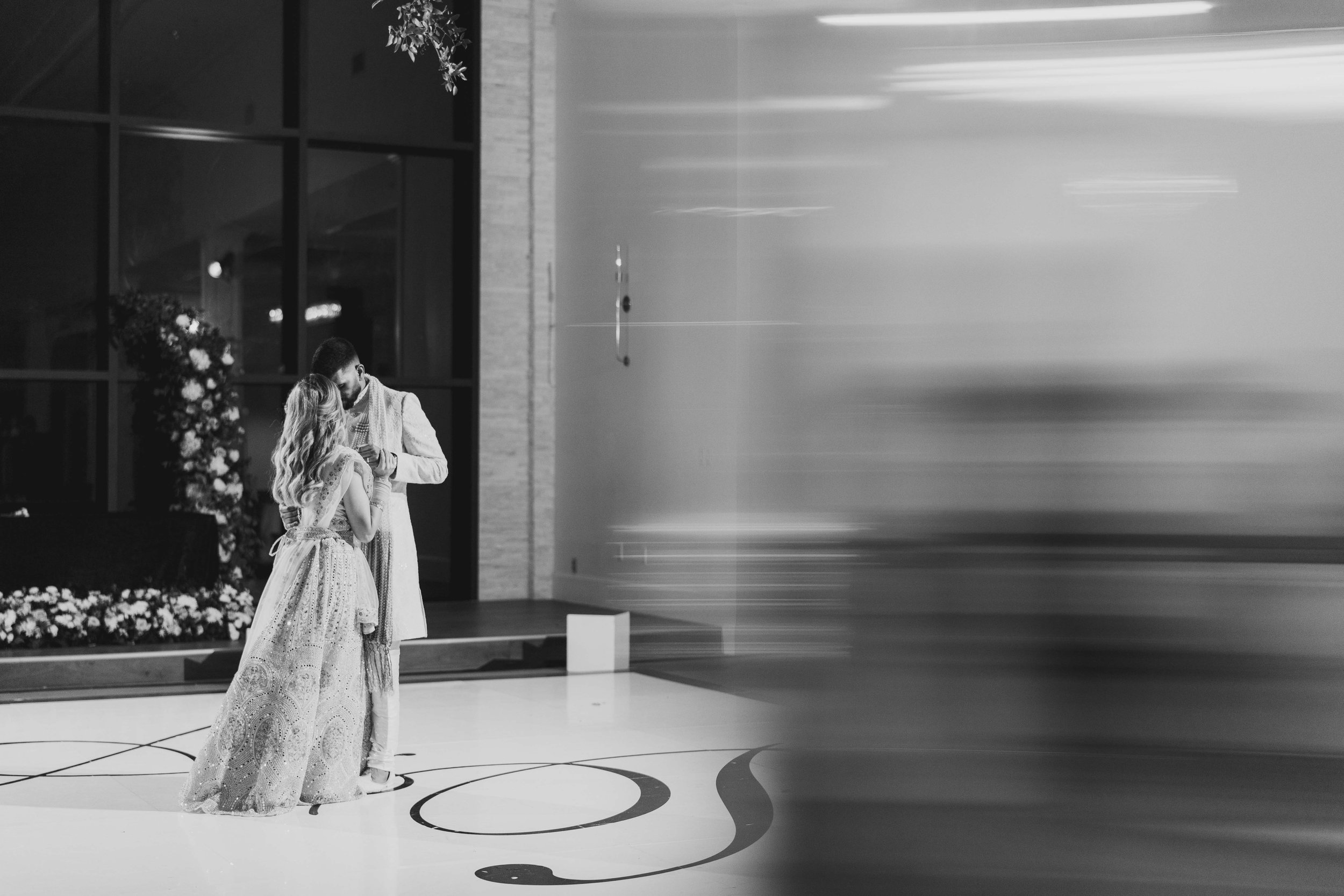 Houston-Wedding-Photographer-Photography-Photographers-Tomball-Conroe-The-Luminaire-Wedding-Venue-Best-In-Texas-Vendor-Vendors-Creative-Story-Teller-Documentary-Husband-Wife-Team-The-Knot-Wire (107).jpg