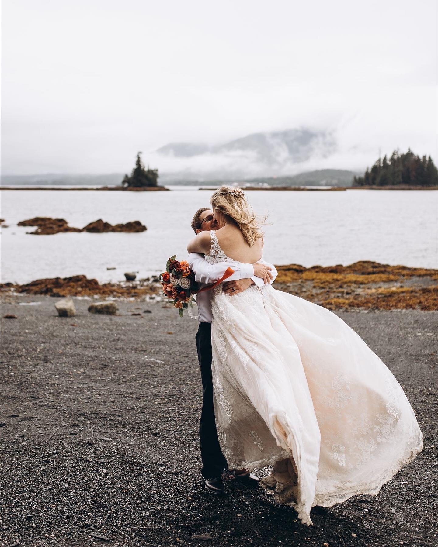 It turned out to be a stormy day, but these two totally embraced it 😍☔️
