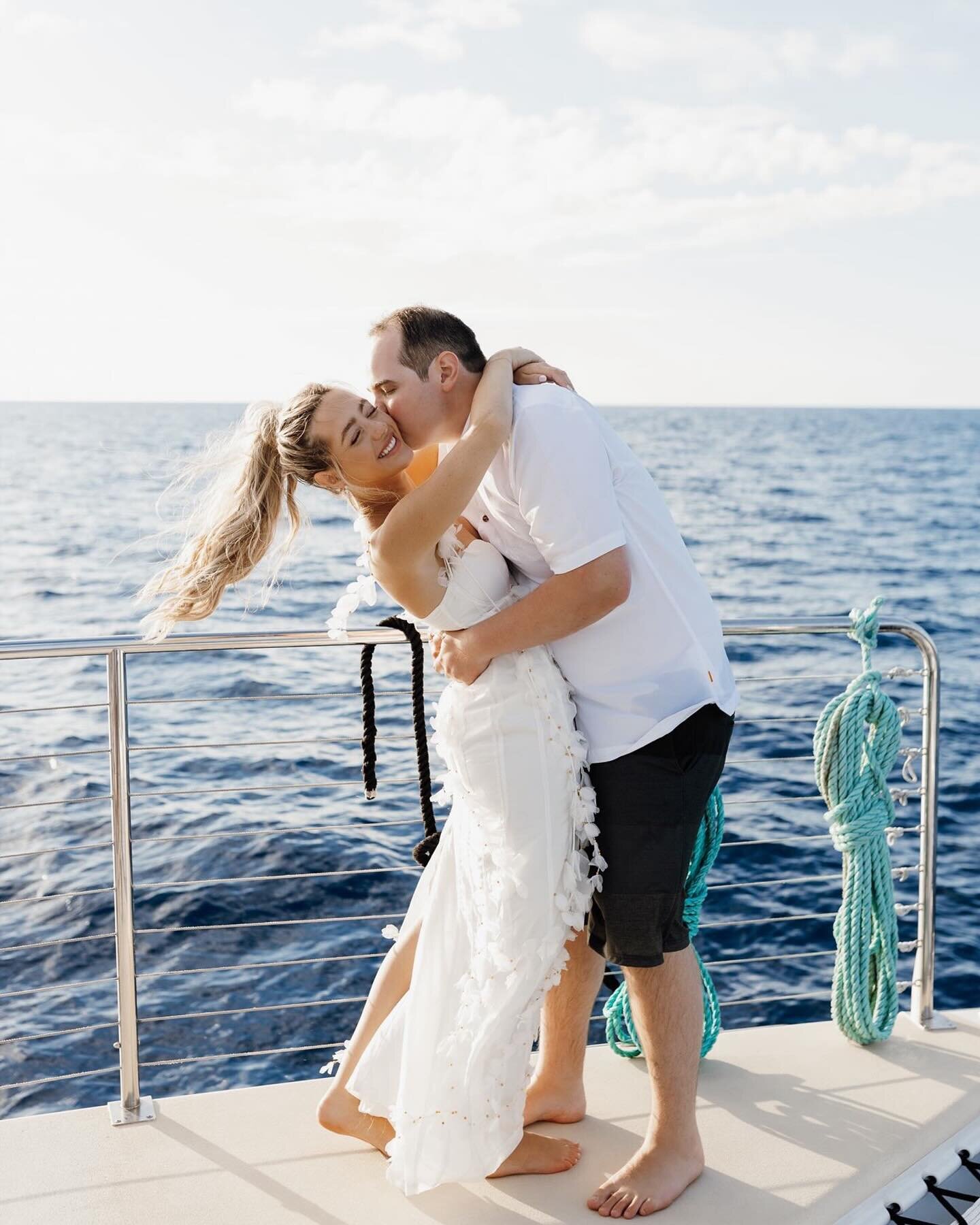 Love at sea 🌊 ⚓️
.
.
.
.
.
#alaskaweddingphotographer #hawaiiweddingphotographer #hawaii #alaskaproposal #konaweddingphotographer #wedding #weddingvenue #weddingphotographer #elopement #elopementphotographer #destinationwedding #destinationweddingph