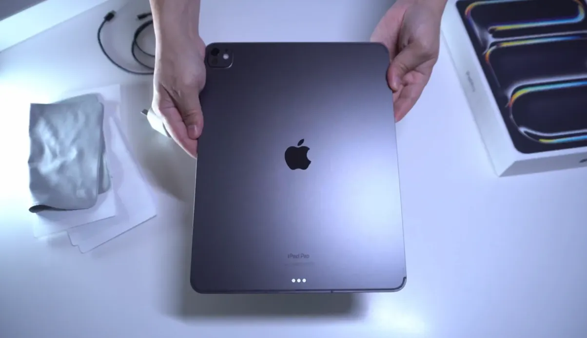 30 Days with the iPad Pro M4! 🤔 Magic Keyboard & Pencil Pro Review ...