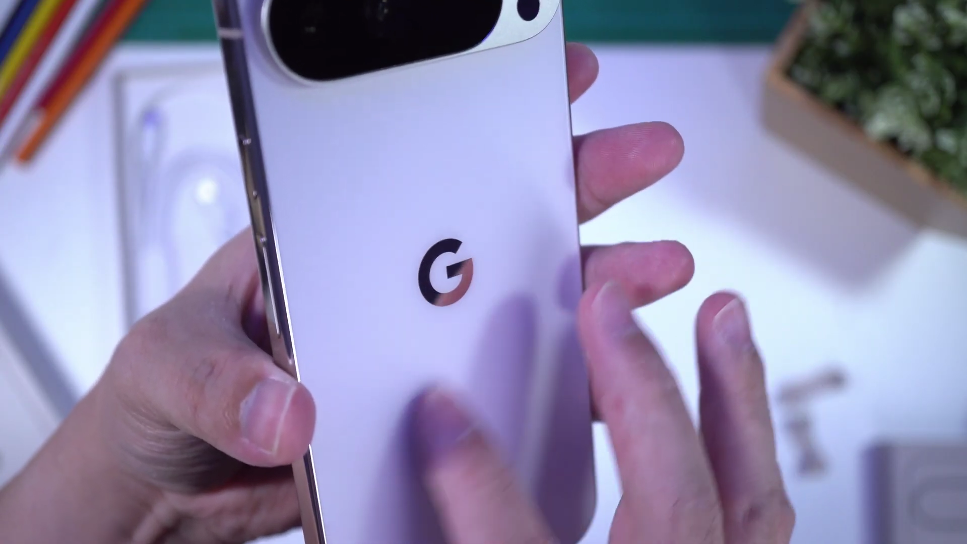 Why Pixel 10 Pro XL BEATS S25 Ultra | Review — Aaron x Loud and Wireless
