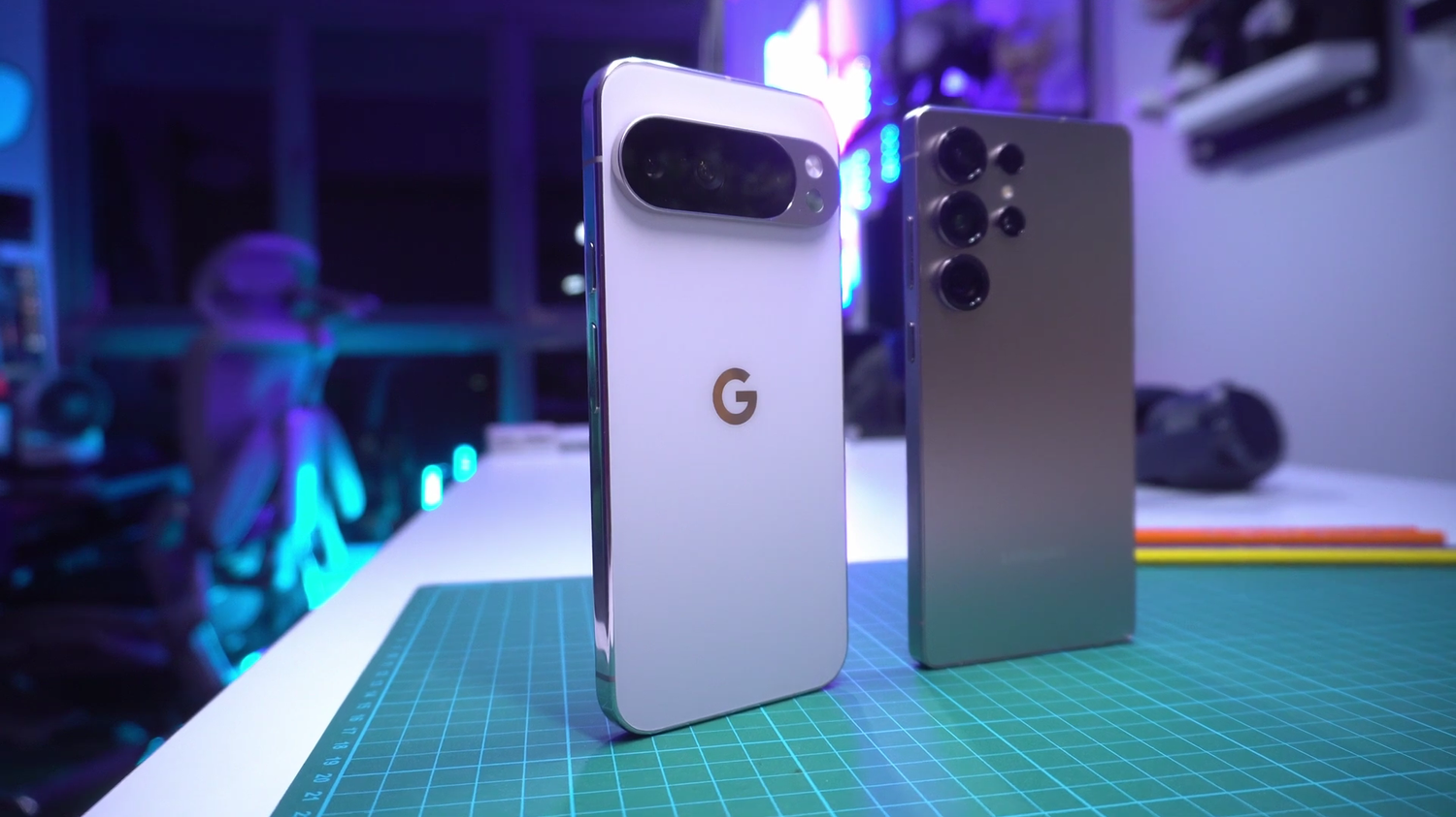Why Pixel 10 Pro XL BEATS S25 Ultra | Review — Aaron x Loud and Wireless