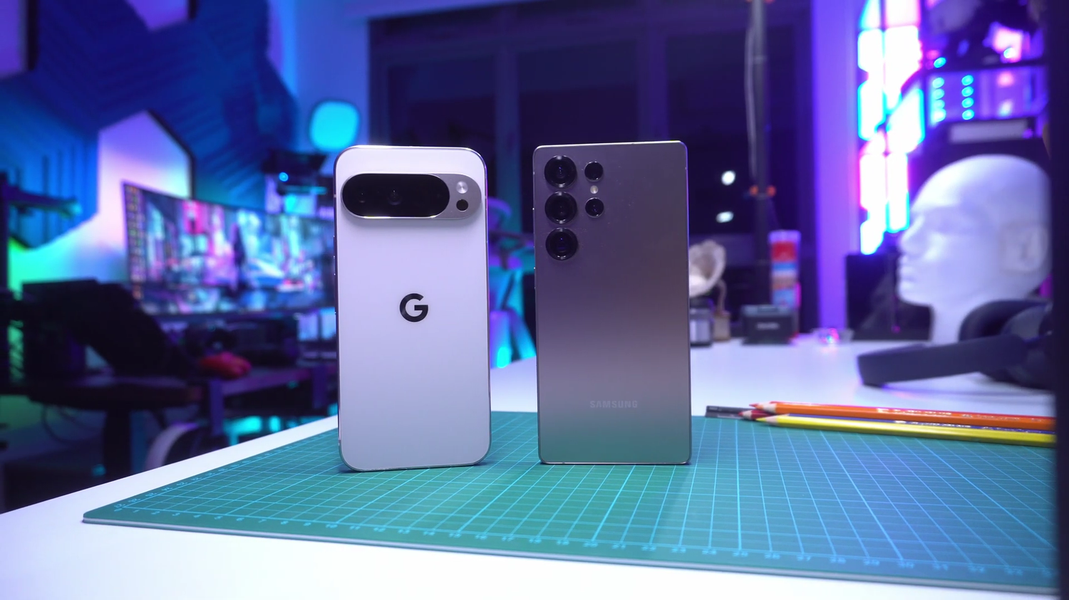 Why Pixel 10 Pro XL BEATS S25 Ultra | Review — Aaron x Loud and Wireless