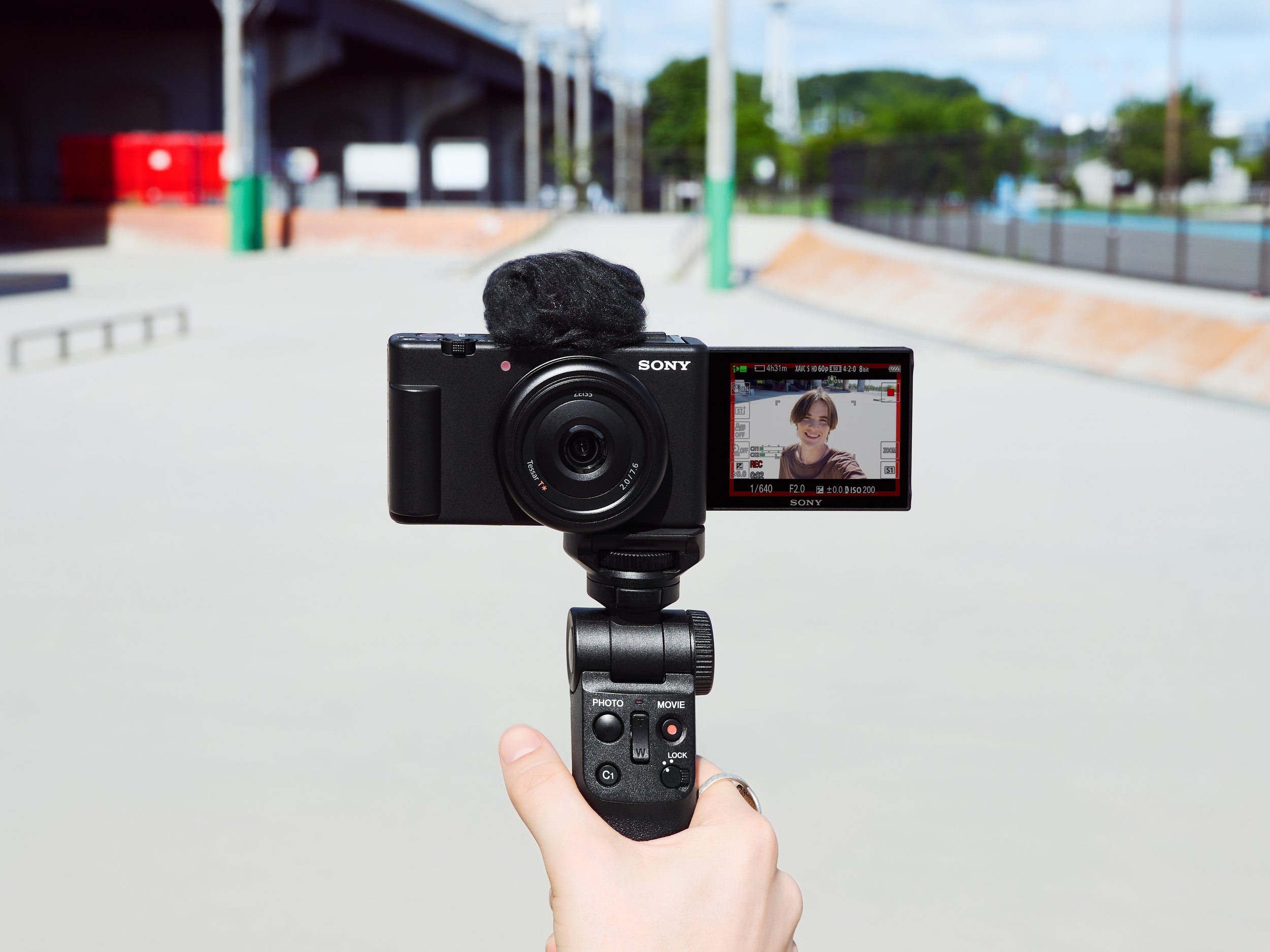 Sony ZV-1F Vlog Camera for Content Creators and Vloggers (Black)