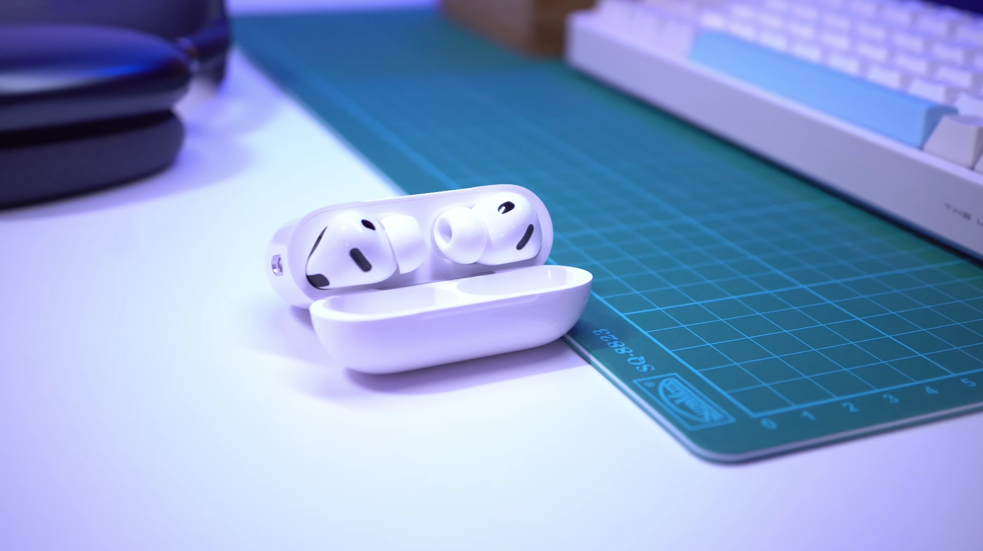 New AirPods Pro 3 Firmware IMPROVED Sound Quality (Firmware 8A358 ...