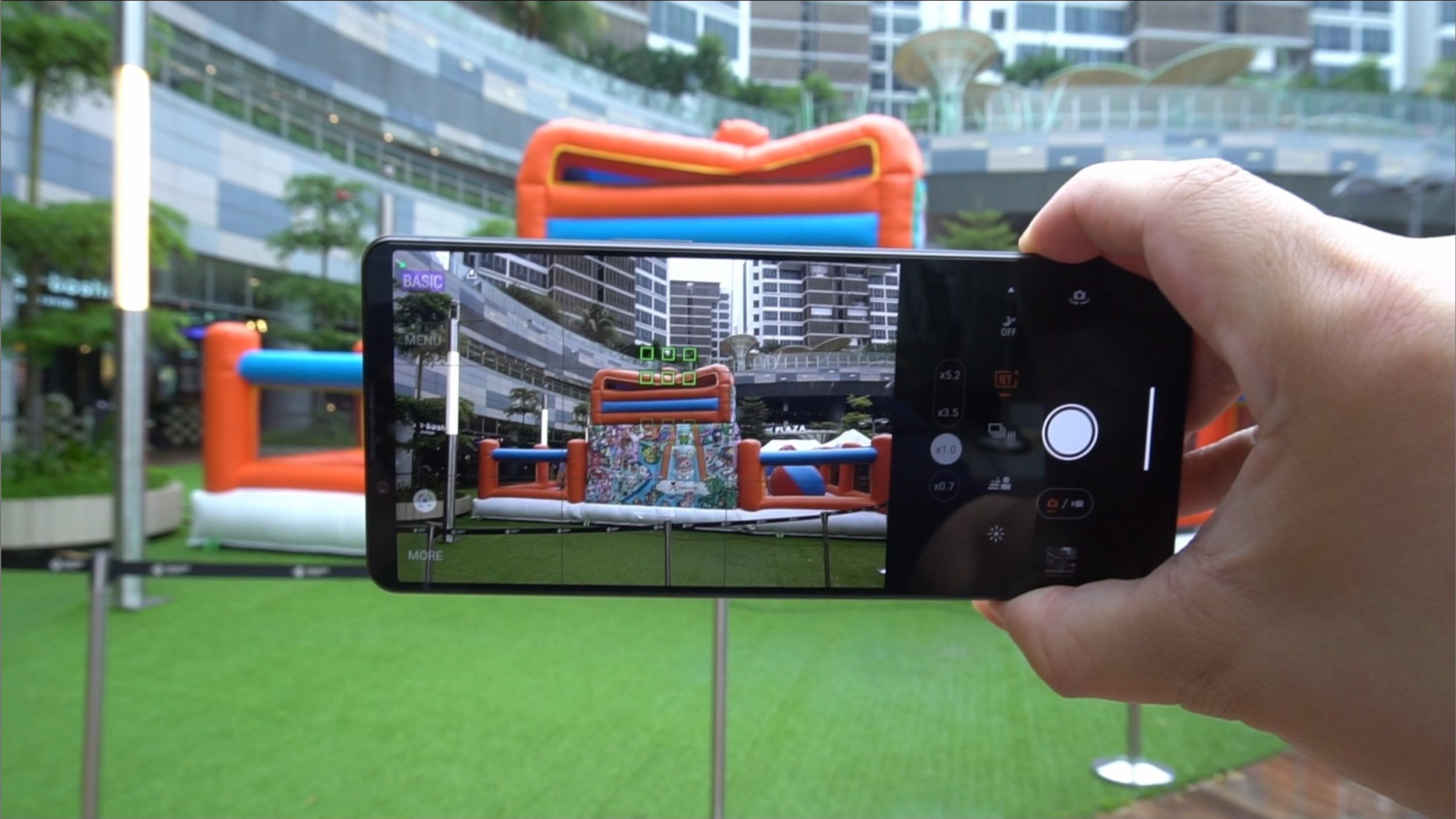 Sony Xperia 1 V review: Grippier body, same polarising aspect ratio -  Techgoondu