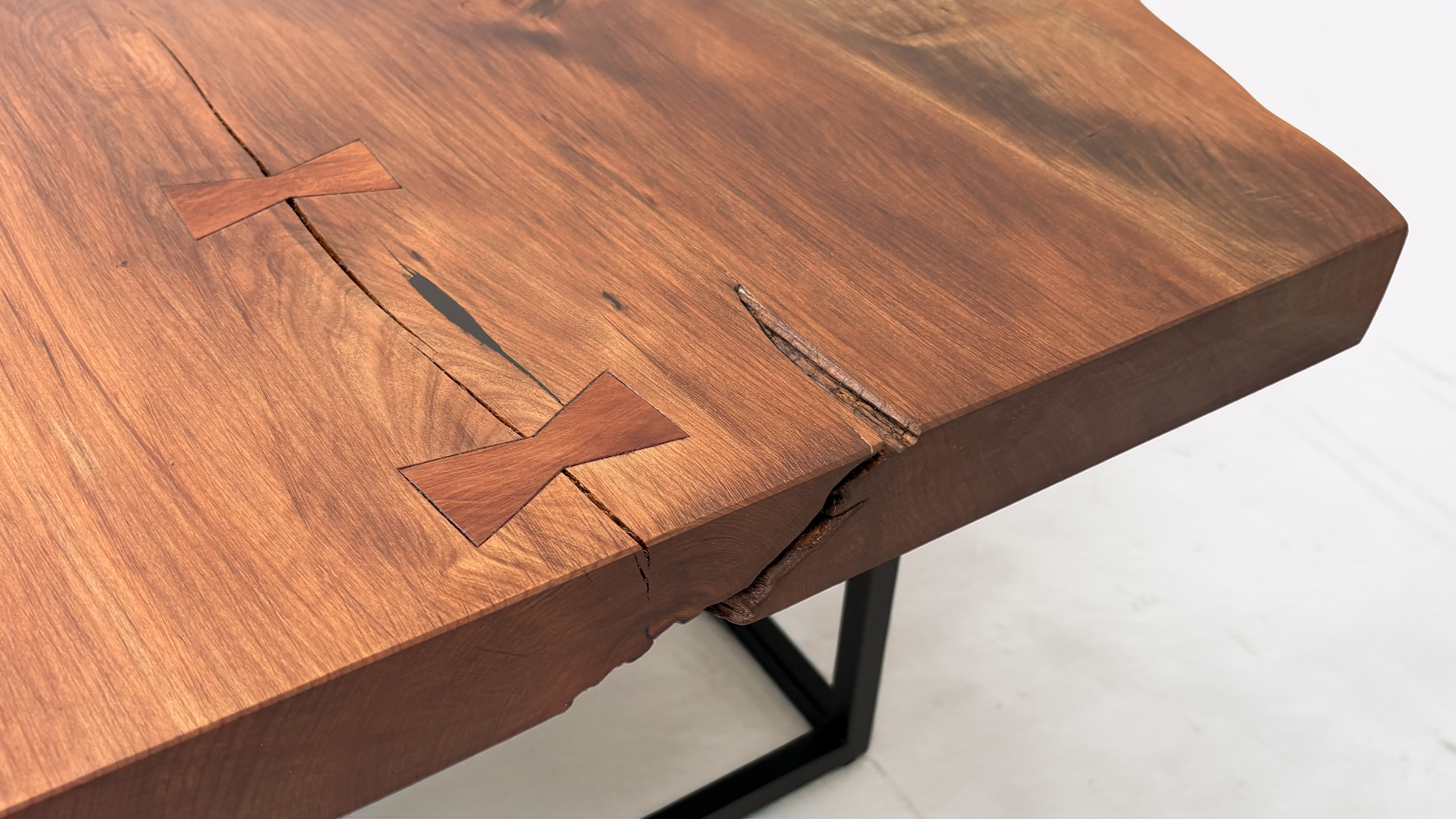 Close Up-Custom Totara Coffee table-detail.png