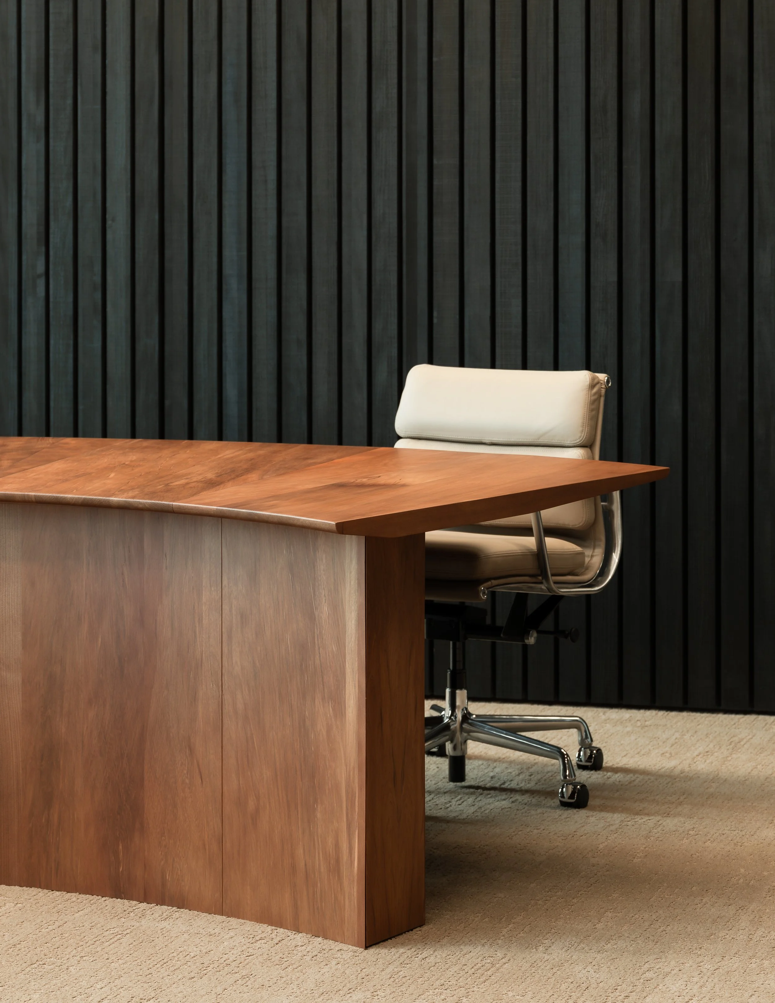 treology-custom-kauri-boardroom-table-rta-fisher-paykel-nz-design-detail.jpg