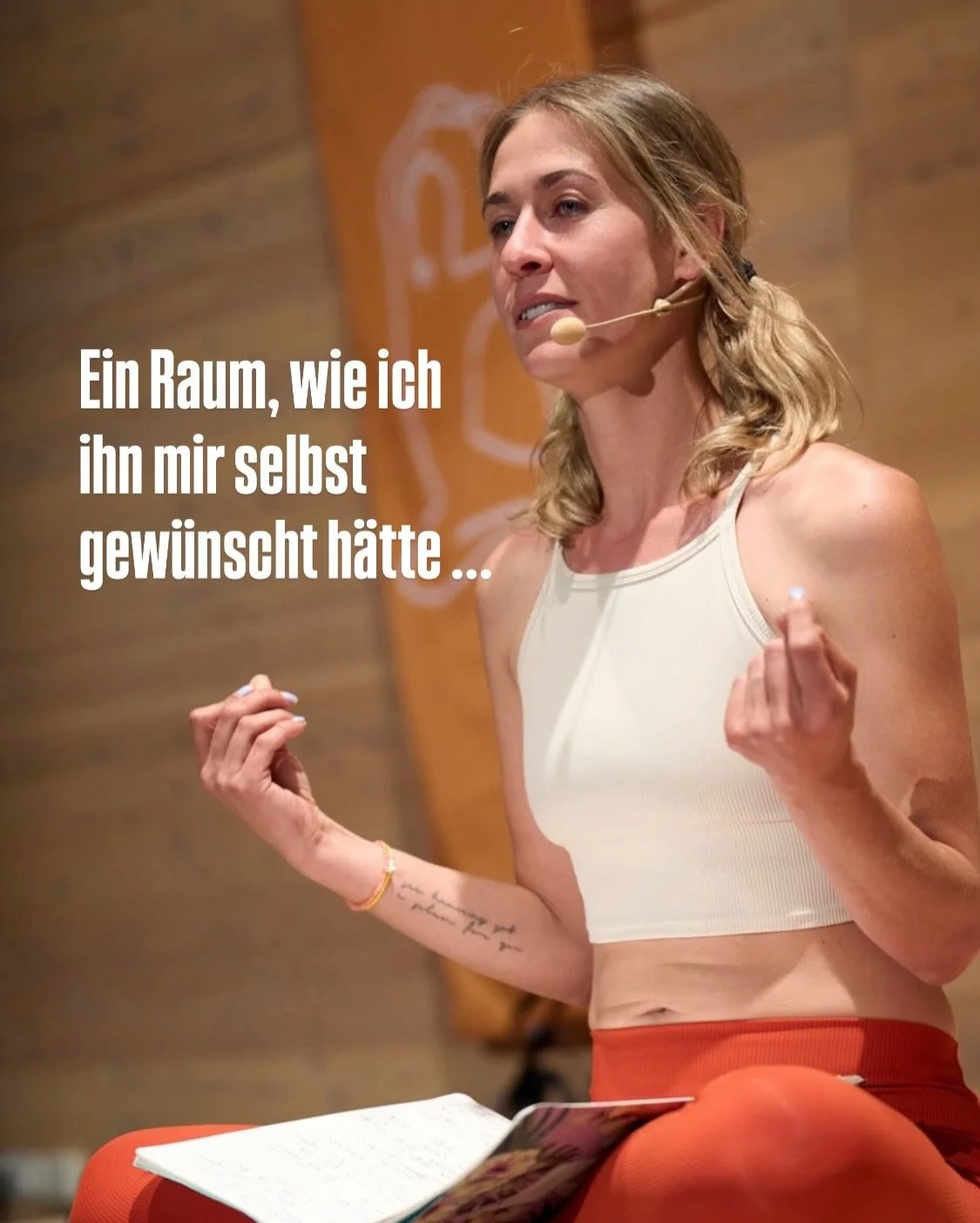 Ein Raum, wie ich ihn mir selbst gew&uuml;nscht h&auml;tte 🥹 eine Co-Creation, mit genau dieser Frau ✨ ihren Gef&uuml;hlen, ihren Fragen und ihren W&uuml;nschen 👉 allem voran dem Wunsch nach Tiefe. 

Au&szlig;erdem eine Co-Creation mit Yoga und Tan