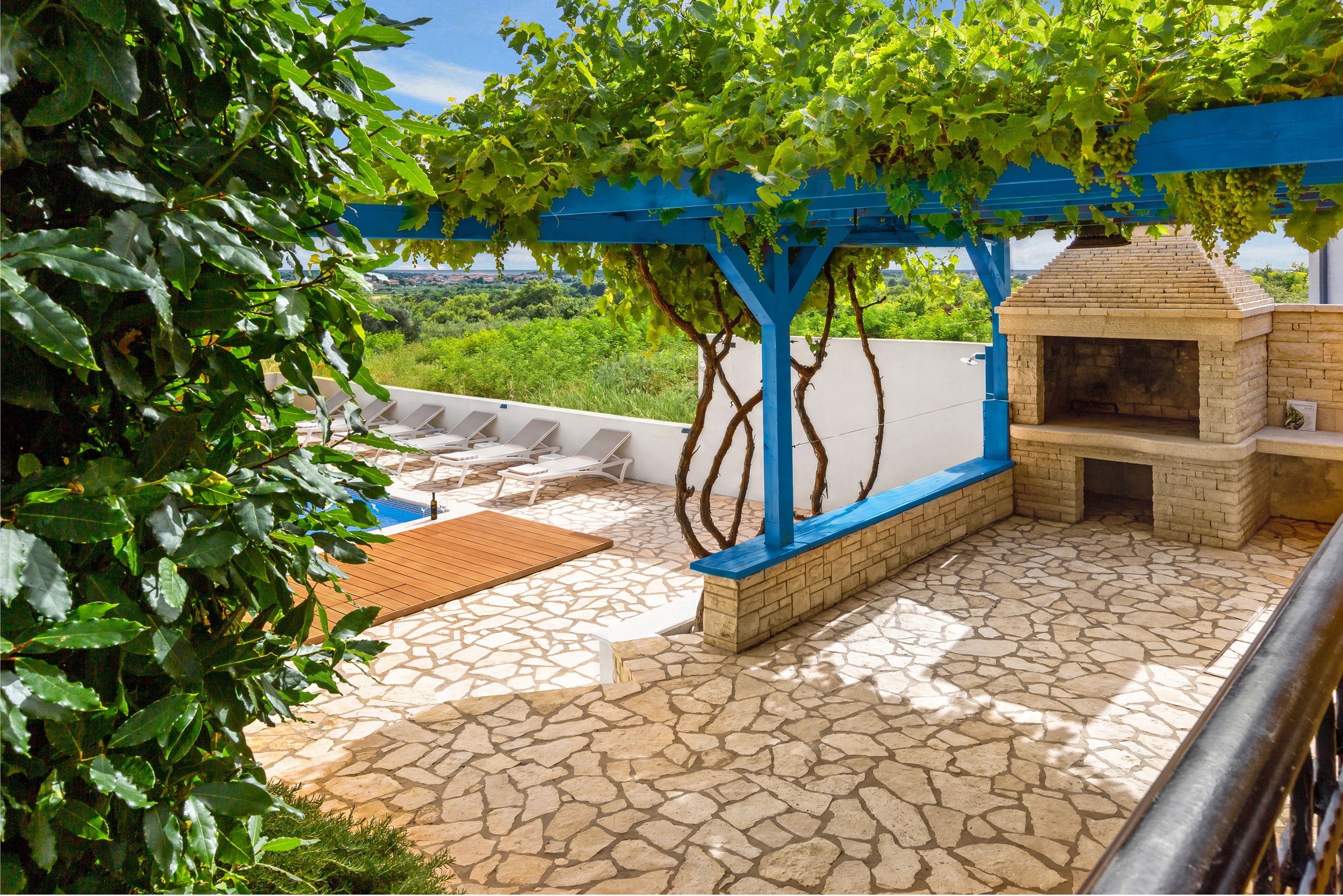 booking-seafront-villa-with-pool.jpg