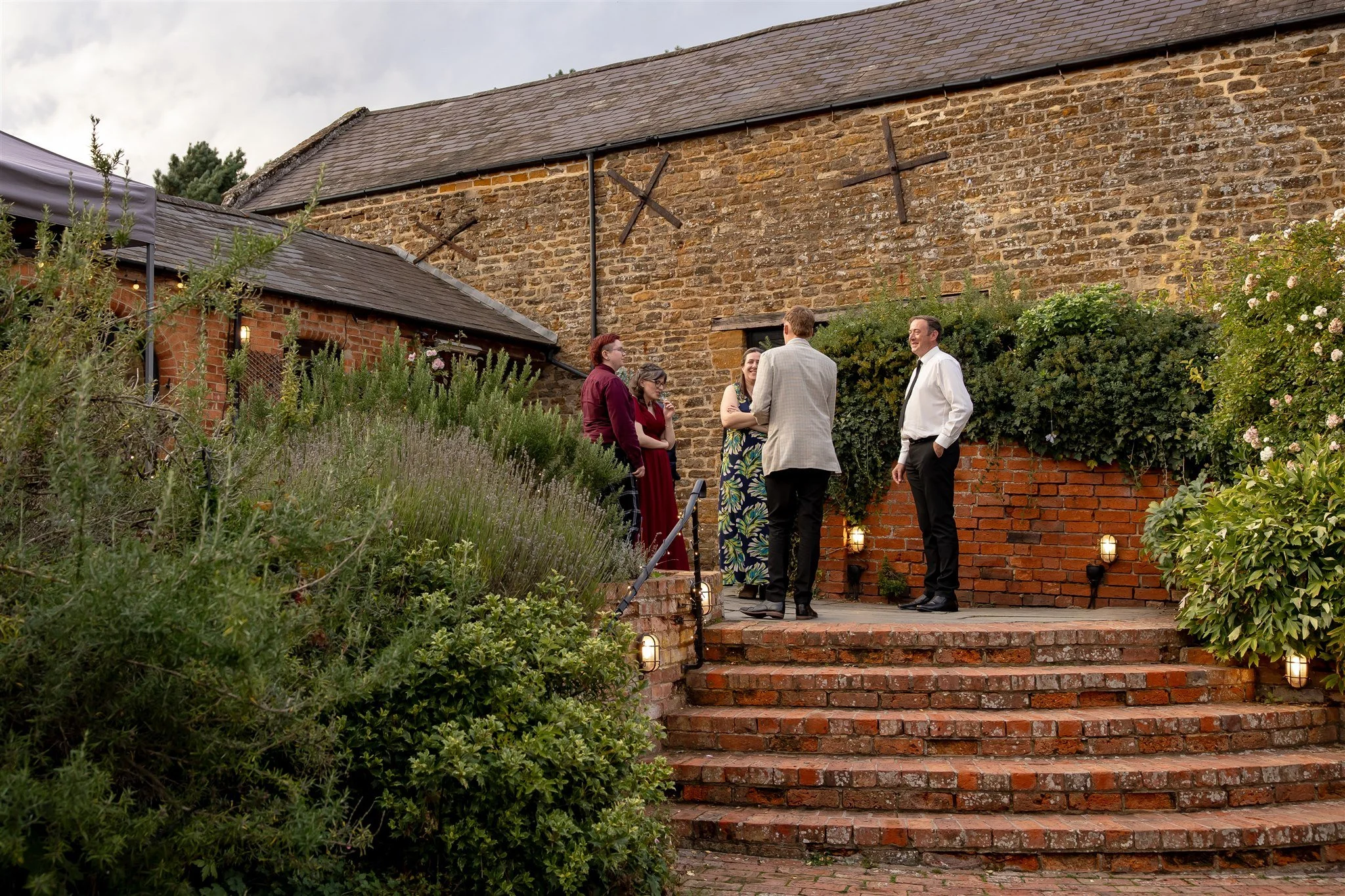 Vibrant and authentic wedding photography