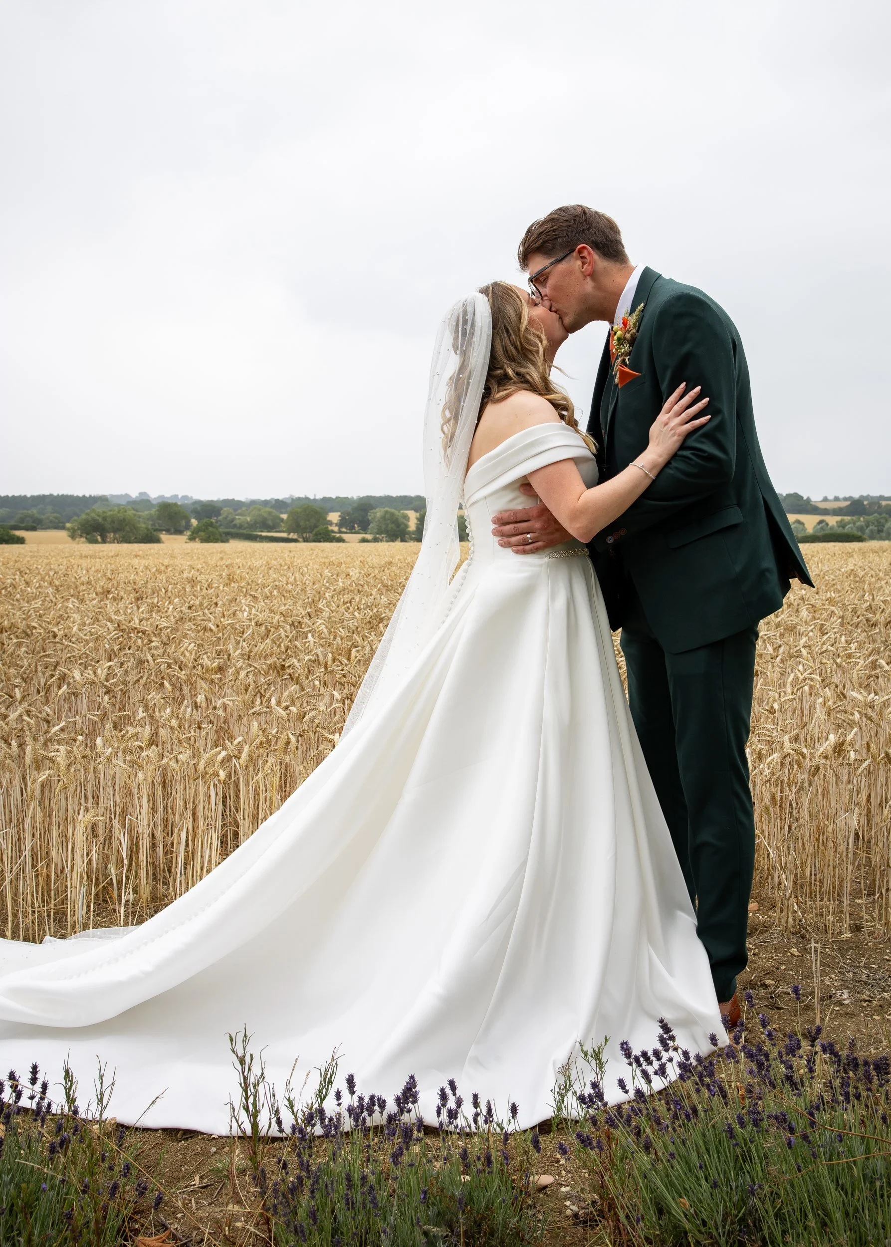  Relaxed and fun wedding at Huntsmill Farm