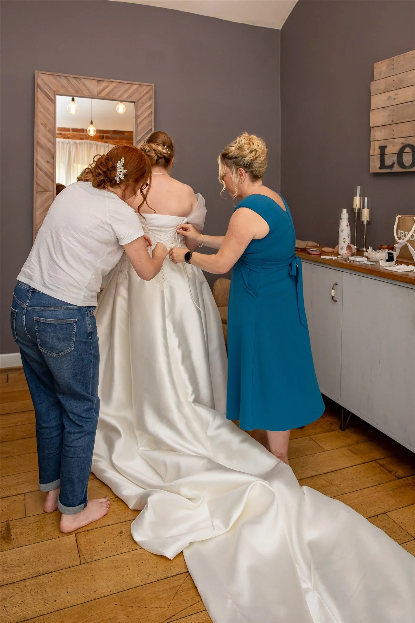 Whimsical Autumn wedding at dodmoor house