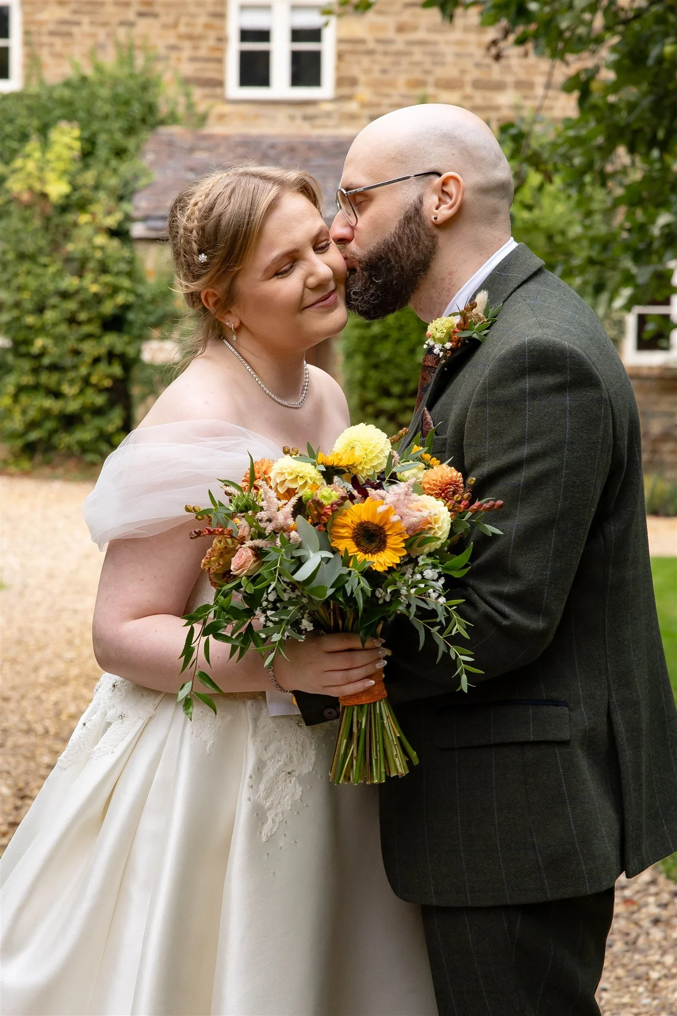 Whimsical Autumn wedding at dodmoor house