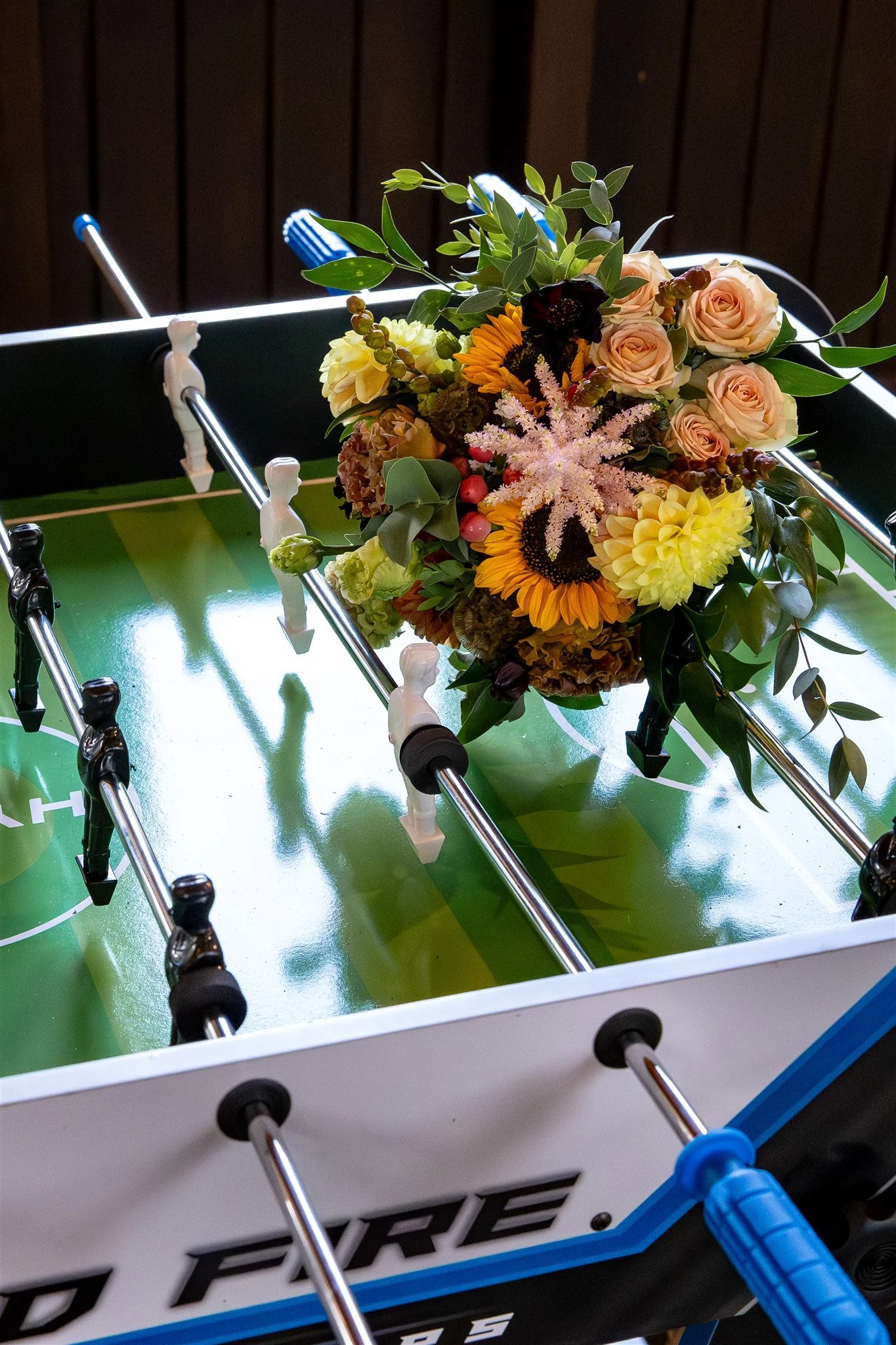 budget friendly ways to entertain wedding guests