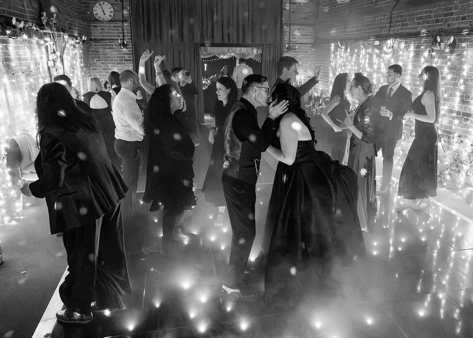 Vibrant and authentic wedding photography