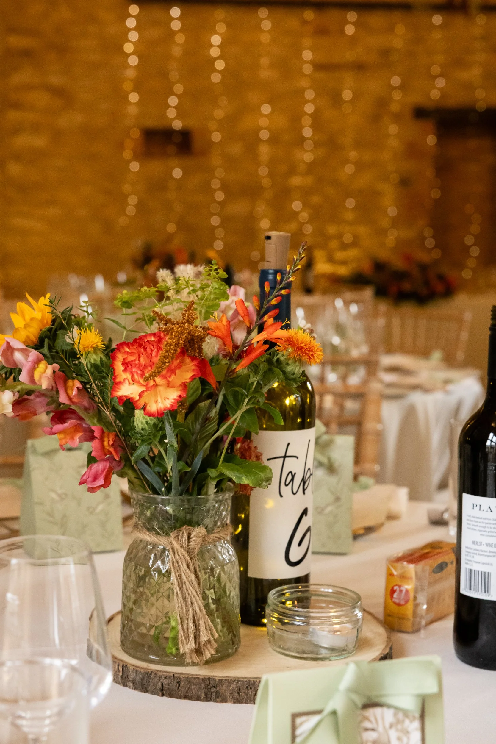 Vibrant and authentic wedding photography