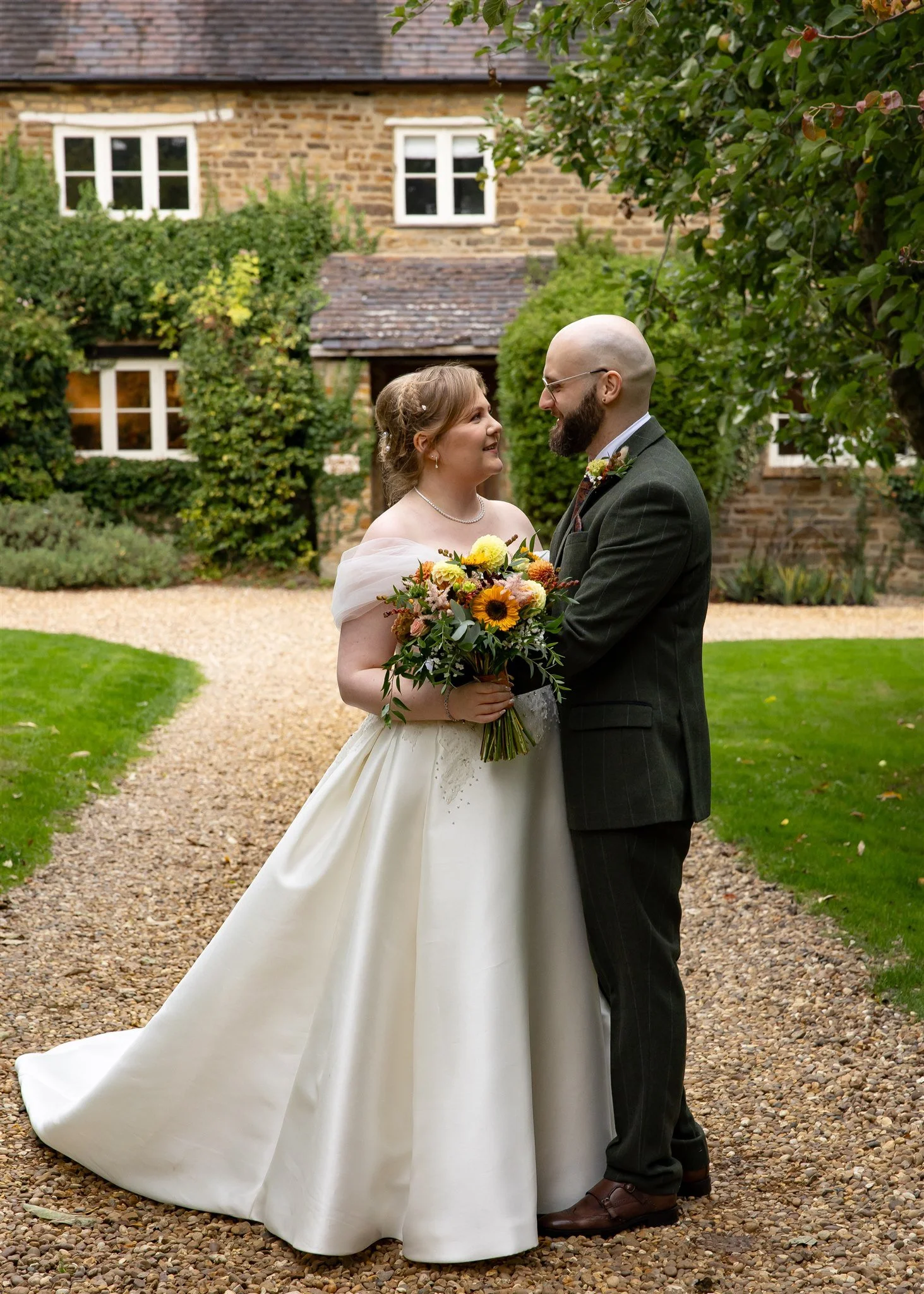 Vibrant and authentic wedding photography