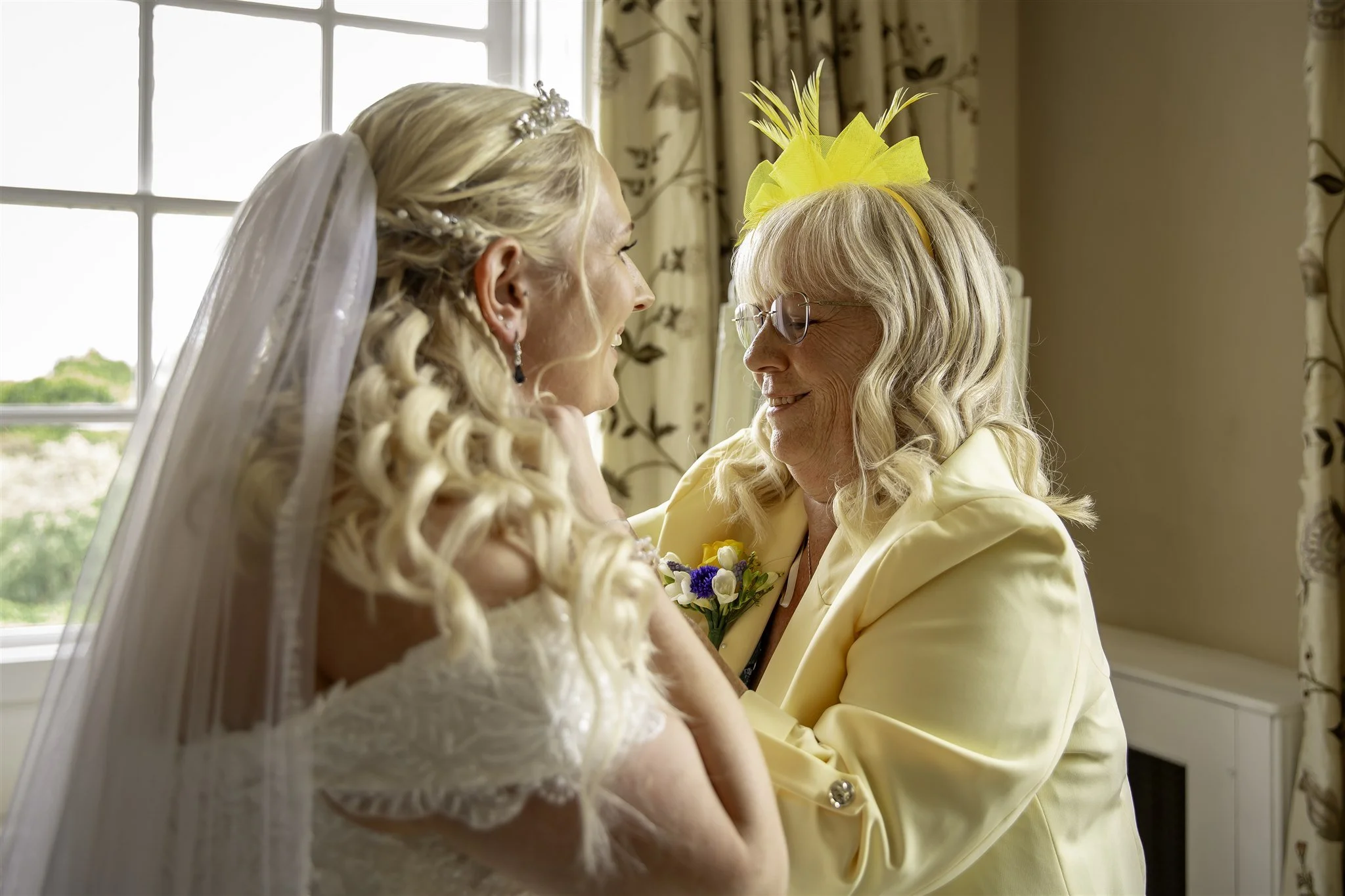 Vibrant and authentic wedding photography