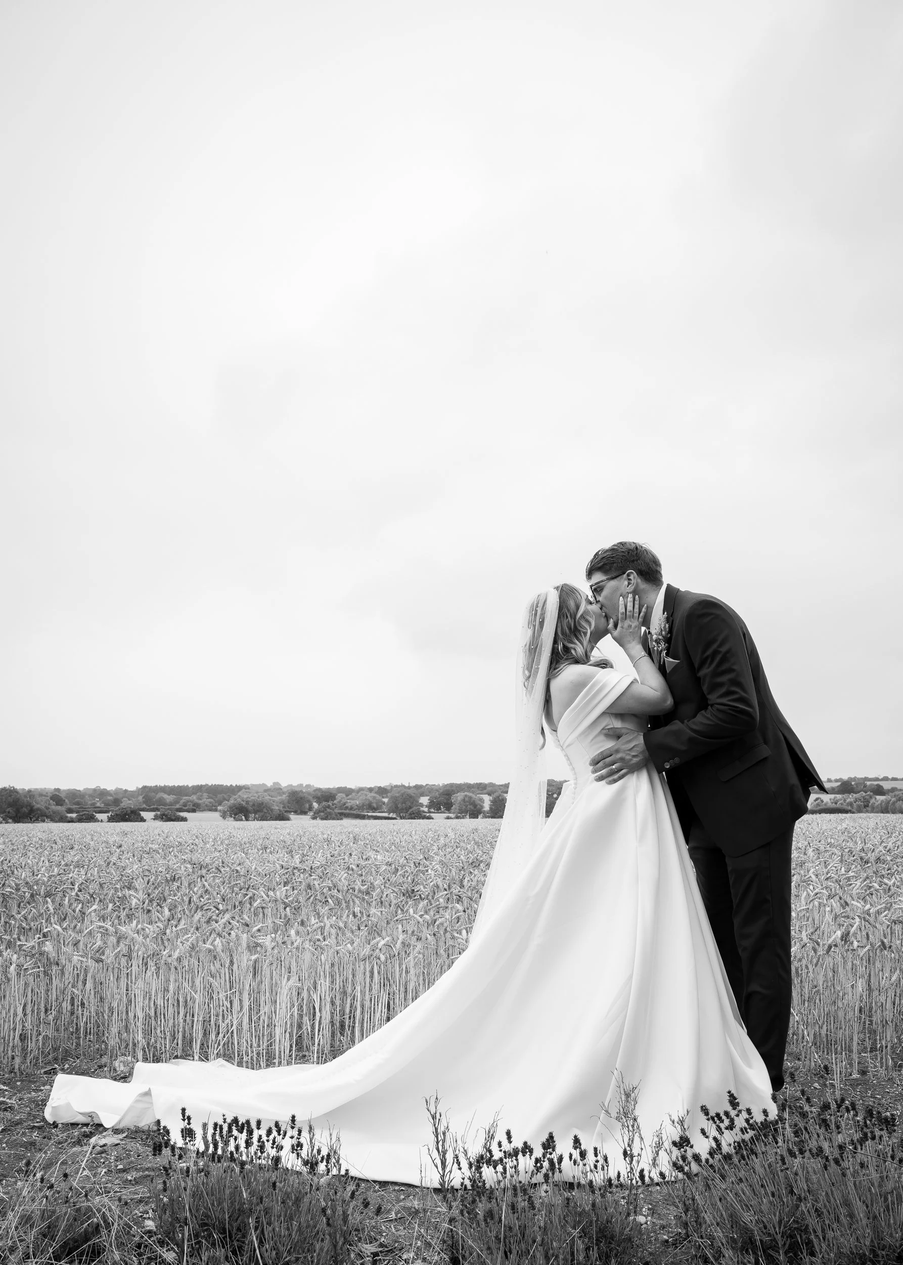 Vibrant and authentic wedding photography