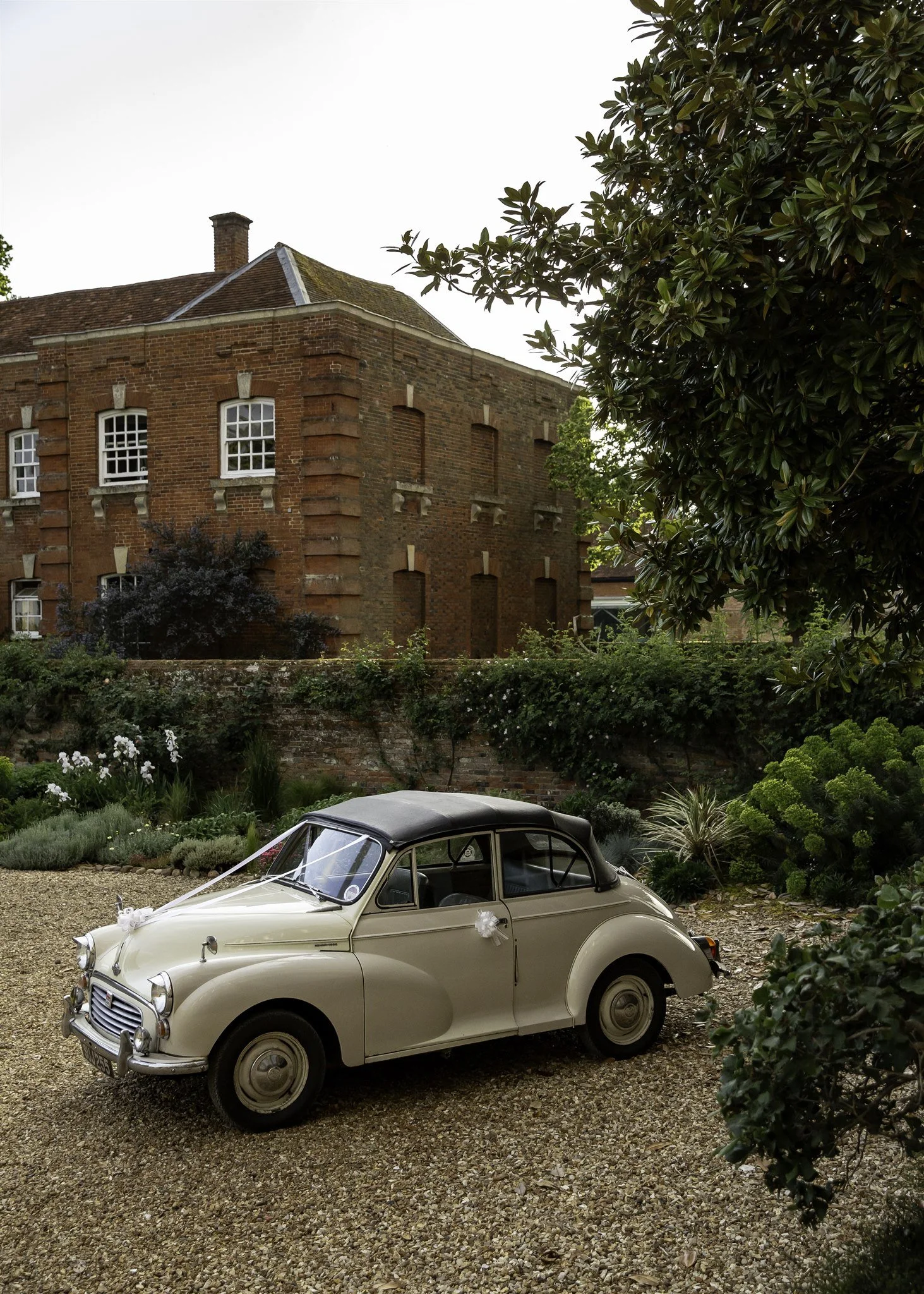 Vibrant and authentic wedding photography