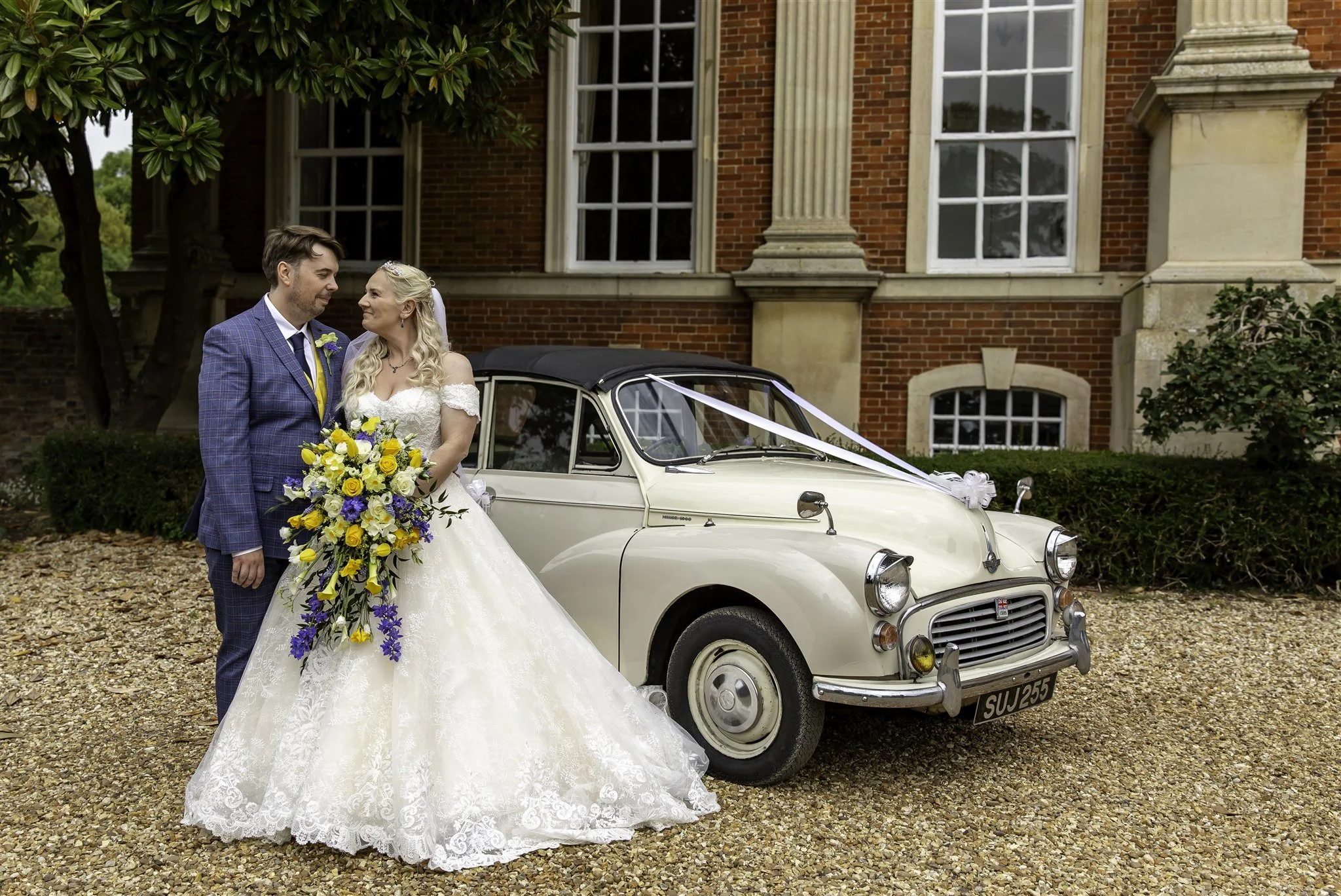 Vibrant and authentic wedding photography