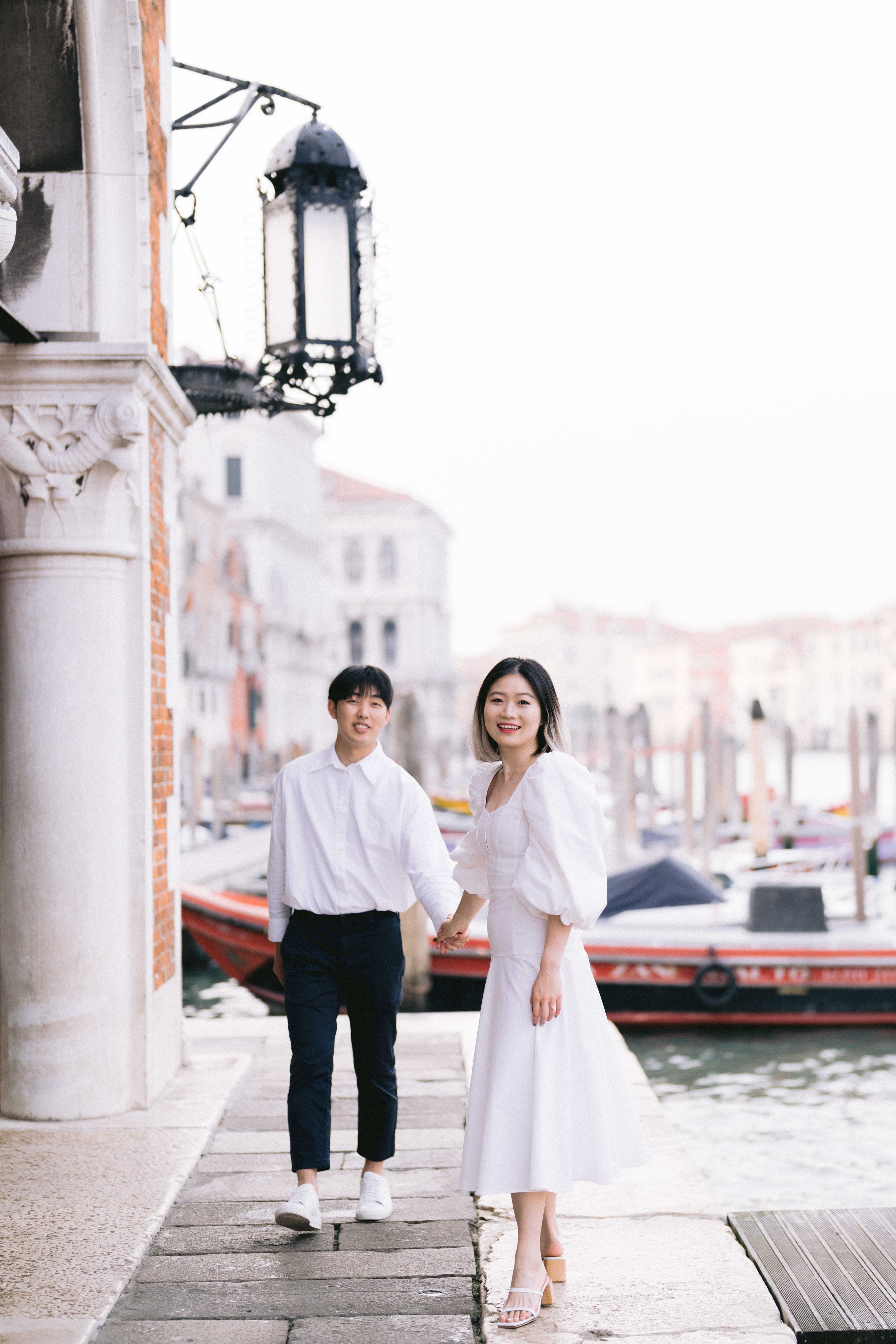 Asian couple photos in Venice