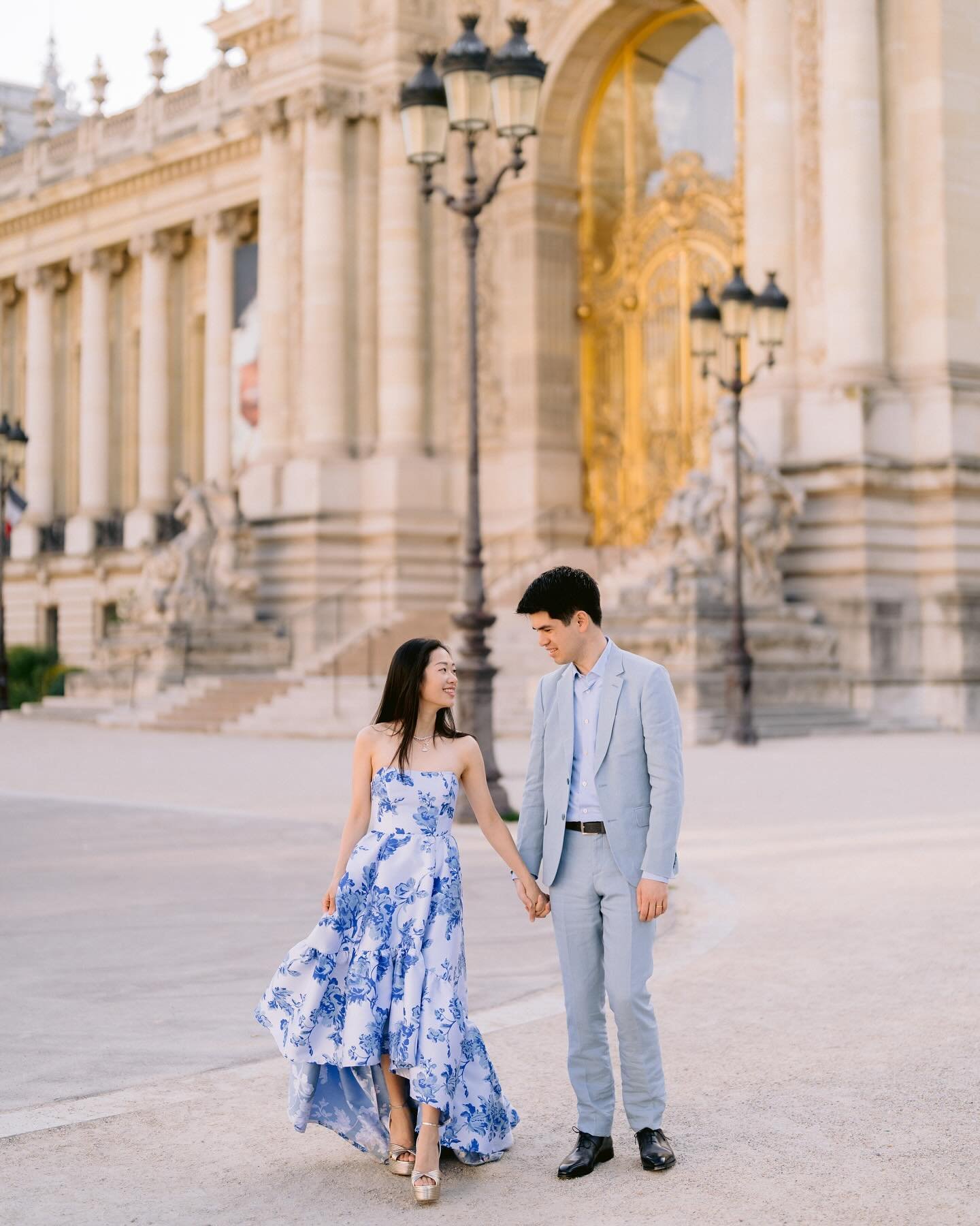 When in Paris: filled with the aroma of freshly baked pastries and the soft hum of early risers starting their day.

&bull;
&bull;
&bull;

#venicephotographer#destinationweddingphotographer#engagement#engagementitaly#engagementvenice#proposalvenice#v