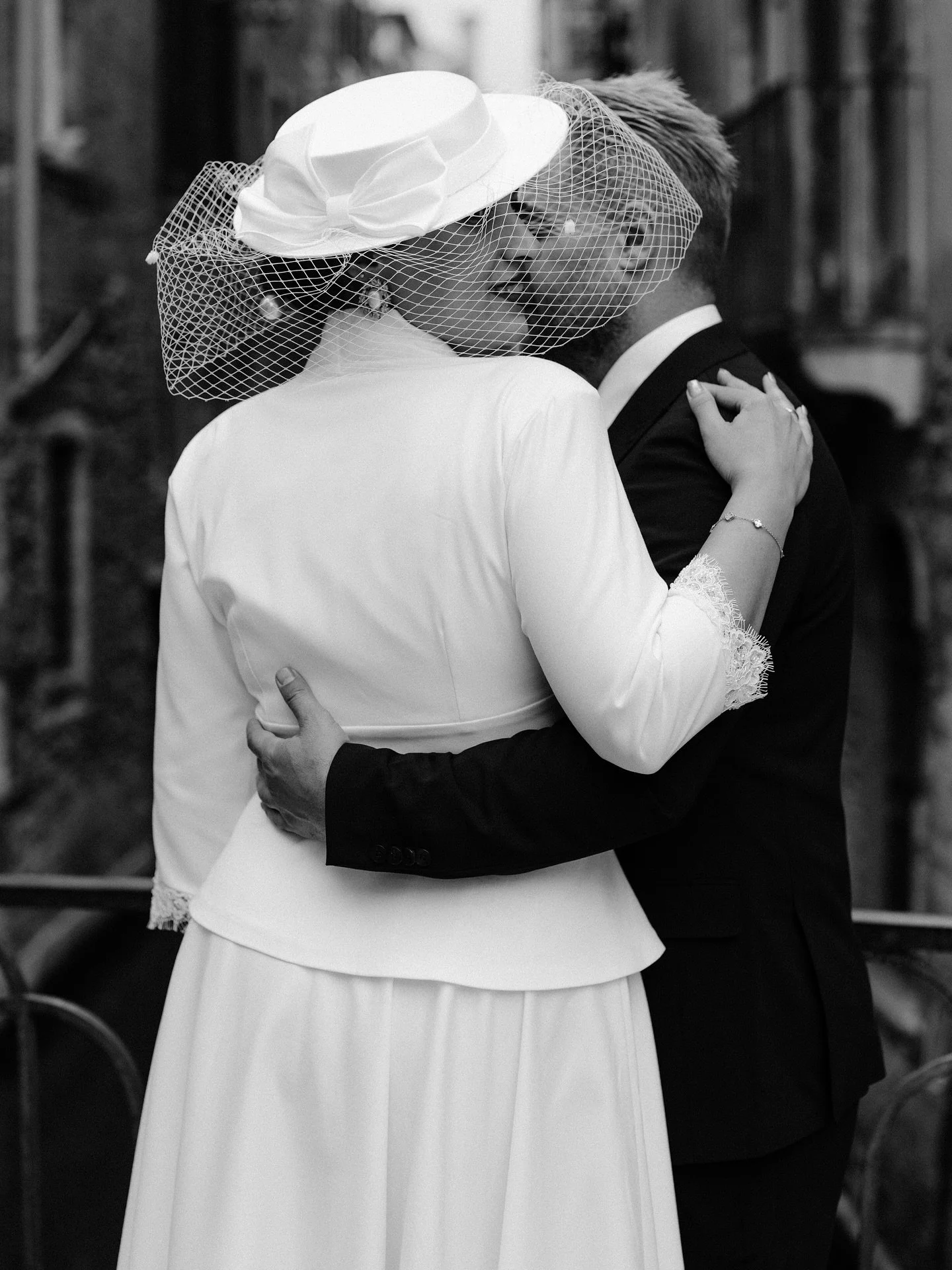 intimacy revealed through details

&bull;
&bull;
&bull;

#venicephotographer#veniceweddingphotographer#venicecoupleshoot#venicephotography#venicephotographeritaly#italyweddingphotographer#destinationweddingitaly#blackandwhitephotography#bnwphotograph