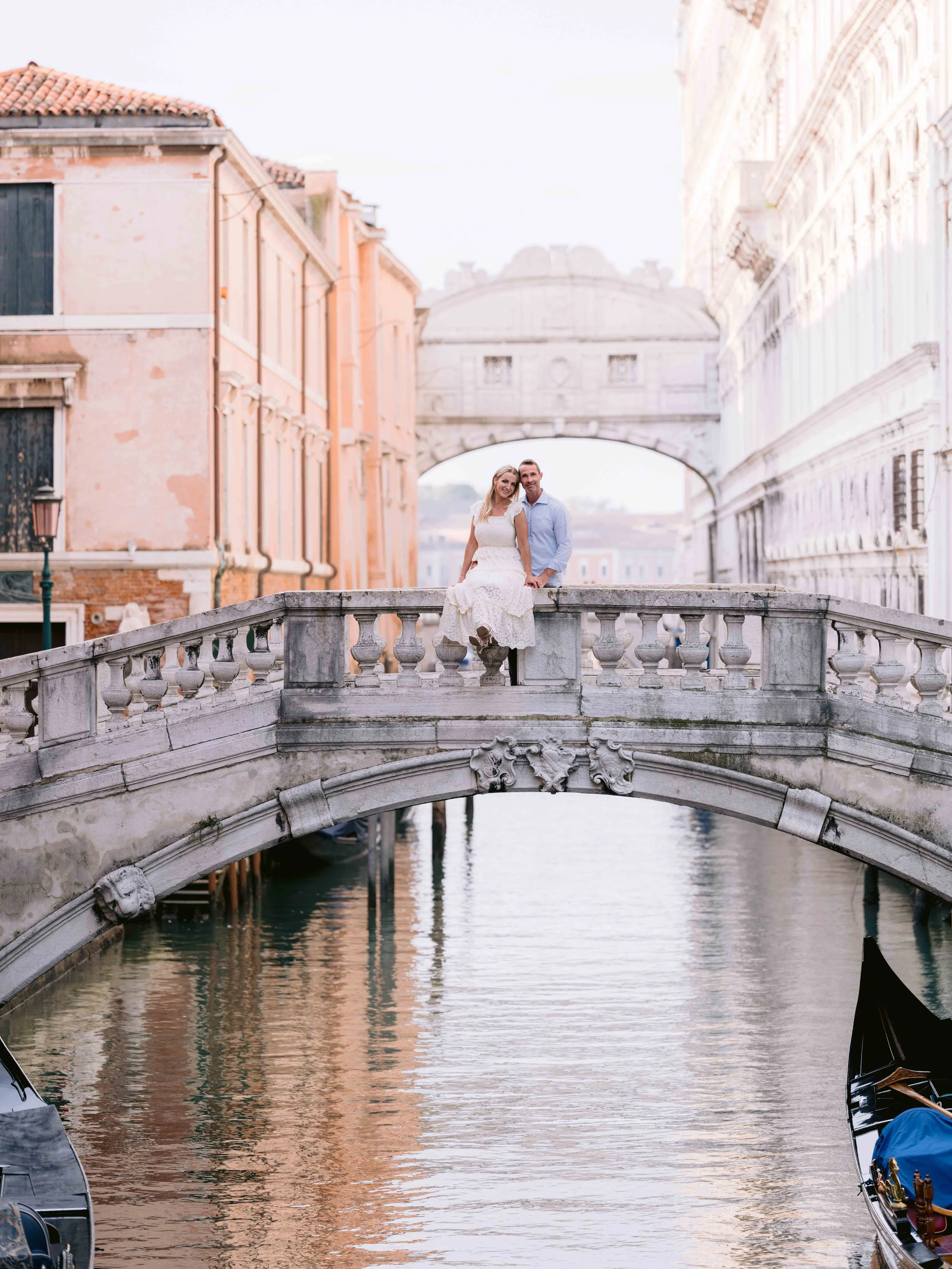 Capturing Eternal Love: An Unforgettable Anniversary Photoshoot with a Venice Photographer