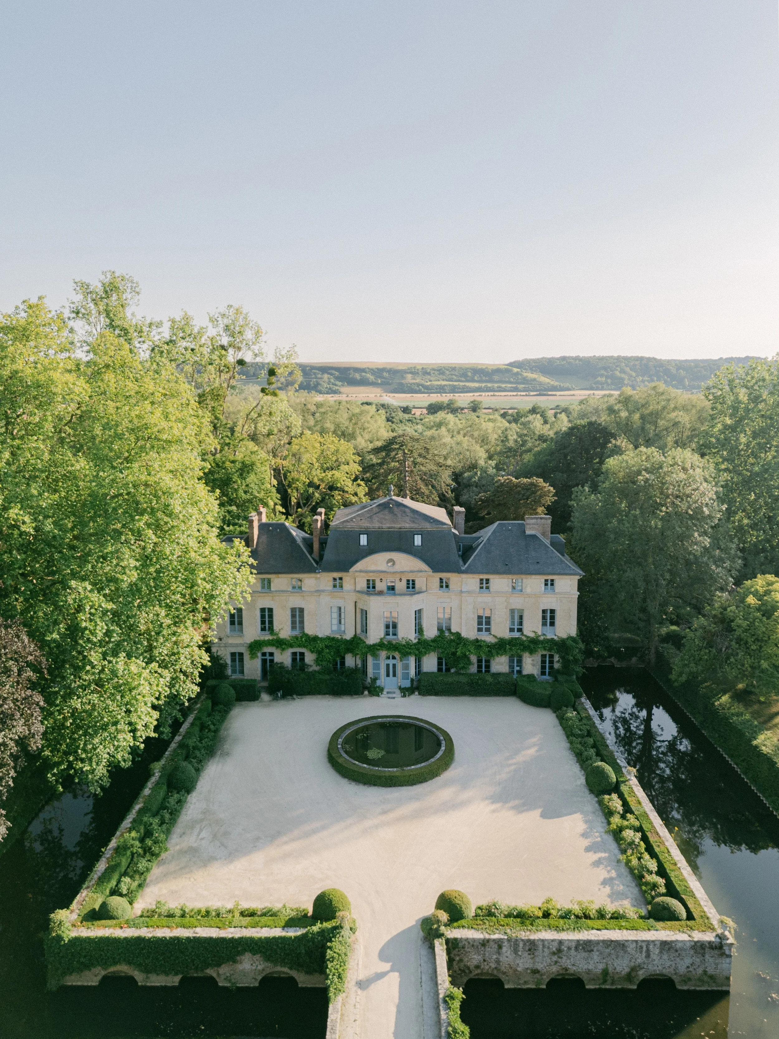 danielle-neil-getting-ready-d (1).jpg