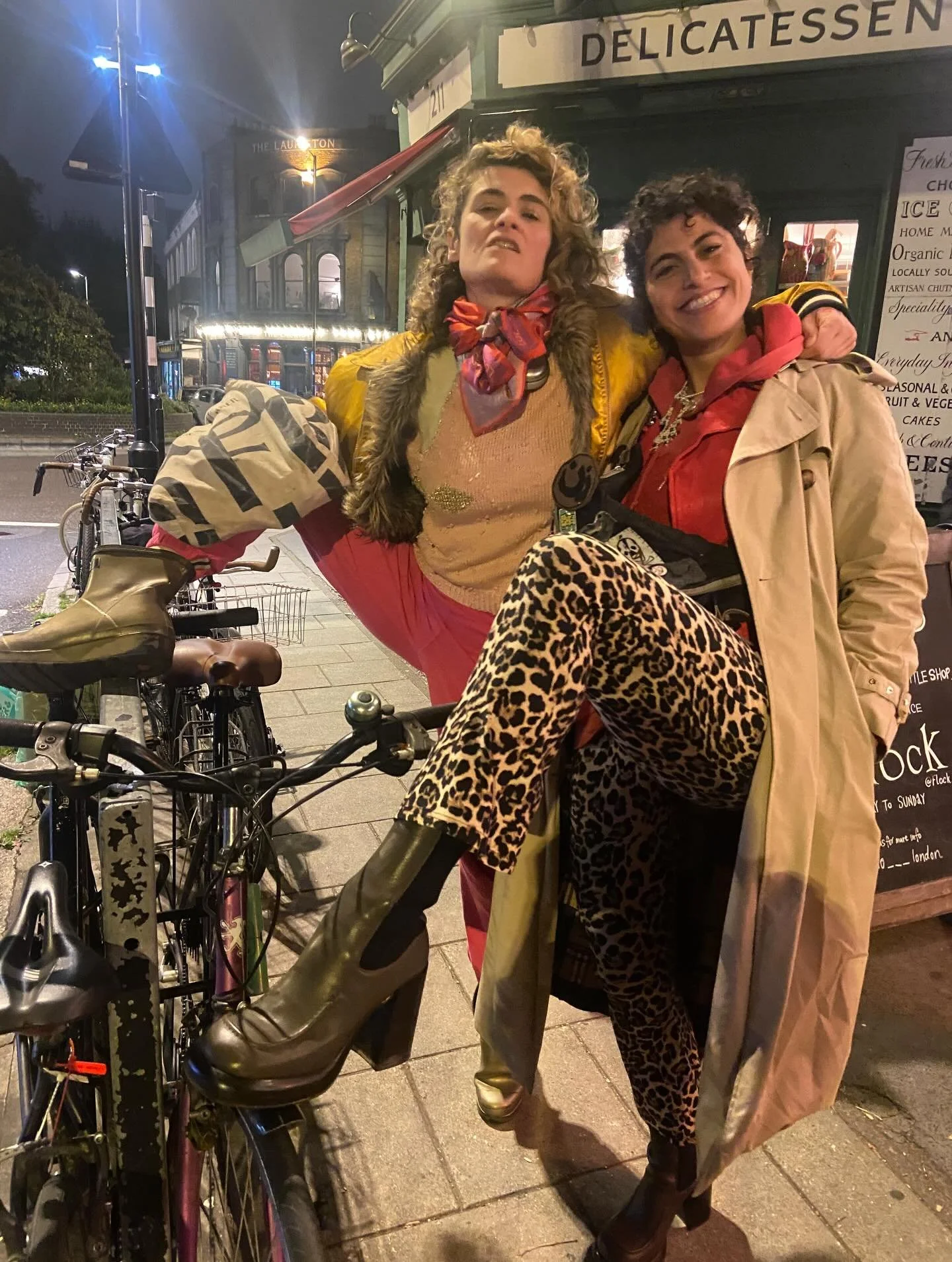 Feels appropriate to take a moment for these two endless (stylish) rays of light in my life 💛

Laughing, playing and being ABSURD is a spiritual practice my friends, make sure you have people in your life that remind you of that 💫

@theania @elnazn