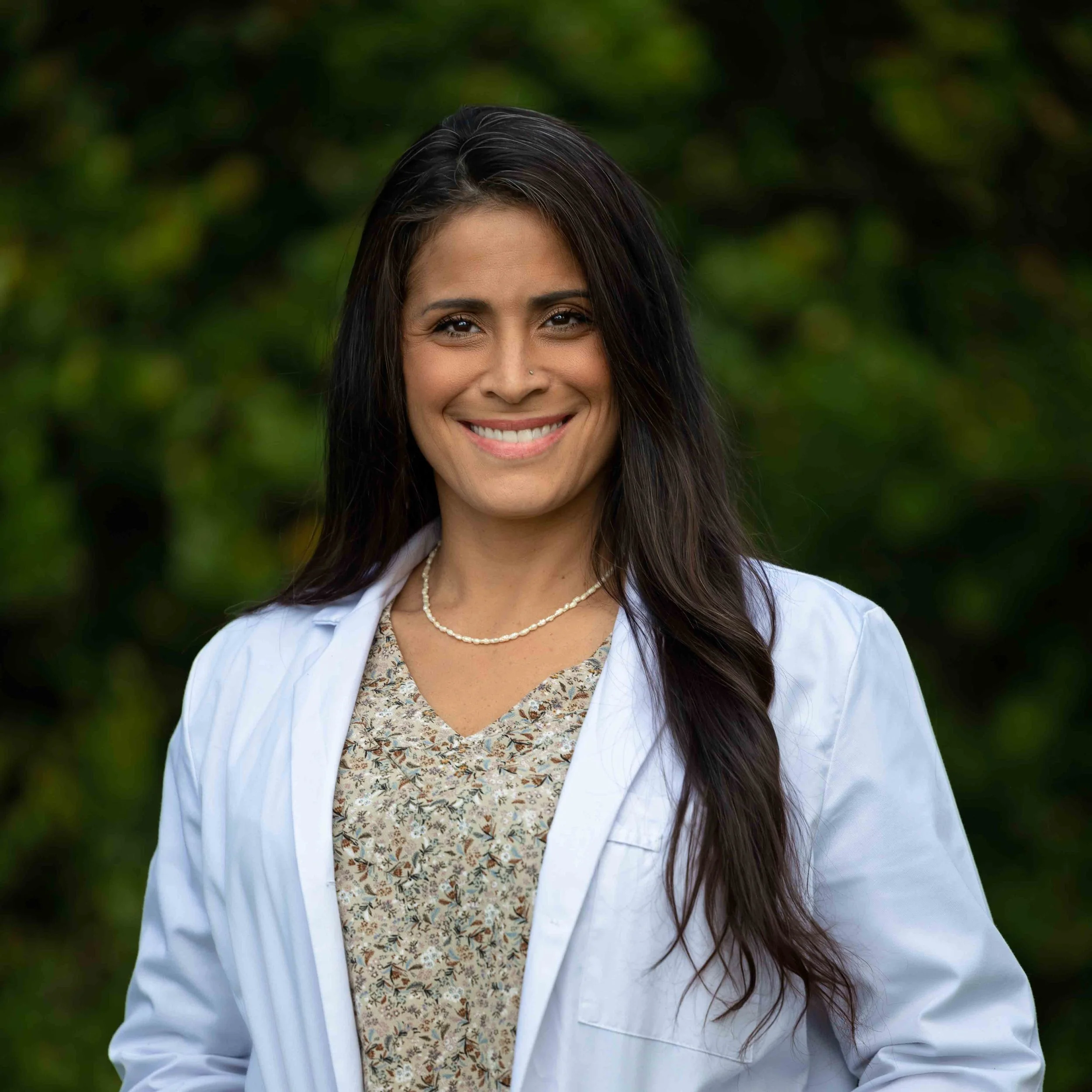 Birth Centers vs. Hospital Birth: Why Palm Beach moms are choosing to give birth with a midwife at a Birth Center.